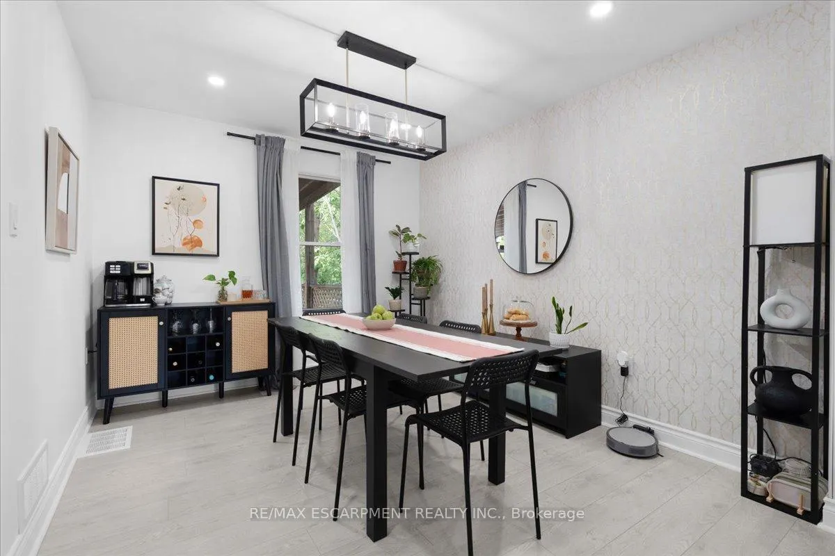 Photo 15 of 133 Frederick Avenue, Hamilton, Crown Point — HOMEH