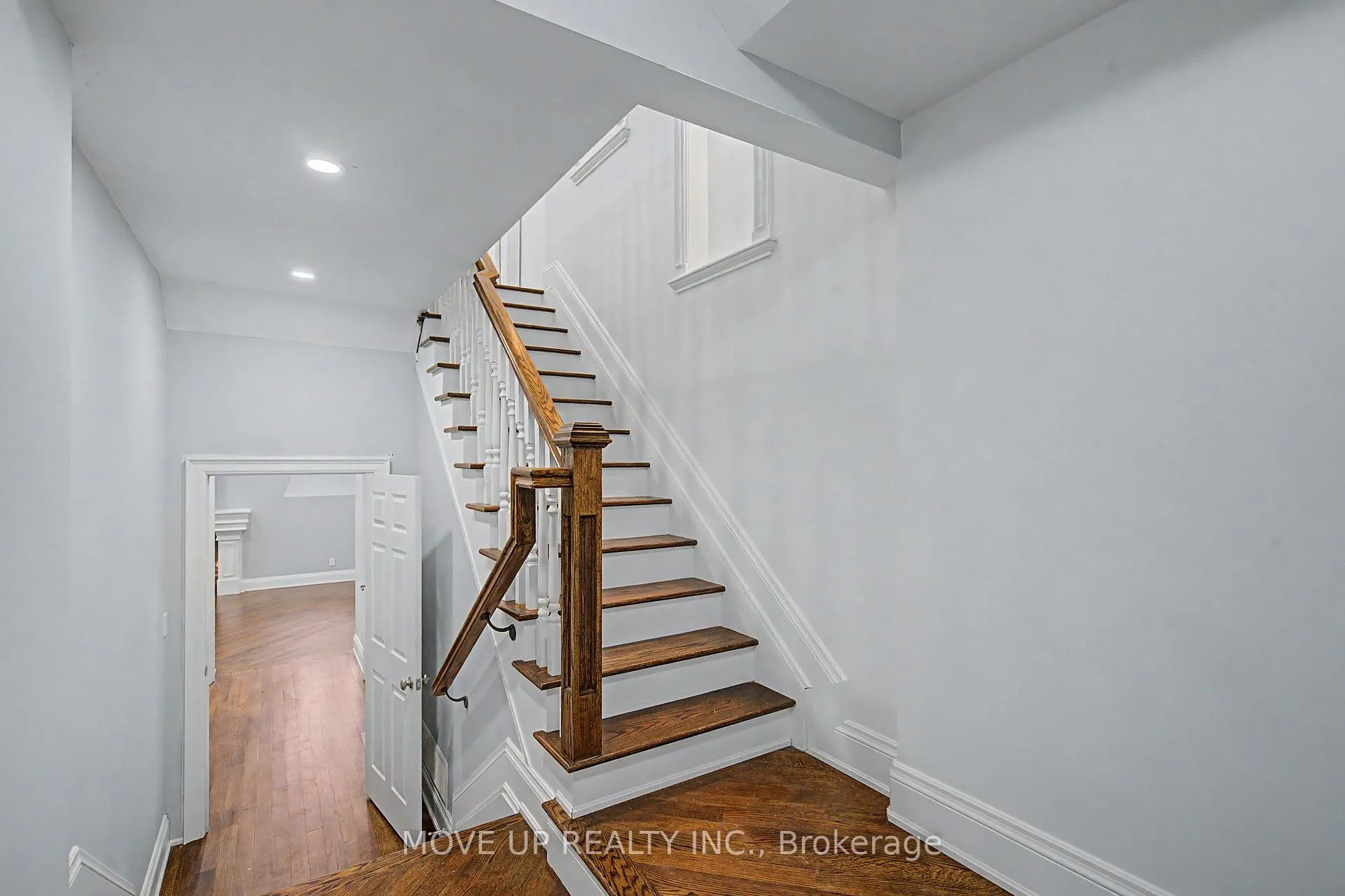 Photo 37 of 226 Glengarry Avenue, Toronto, Lawrence Park North — HOMEH