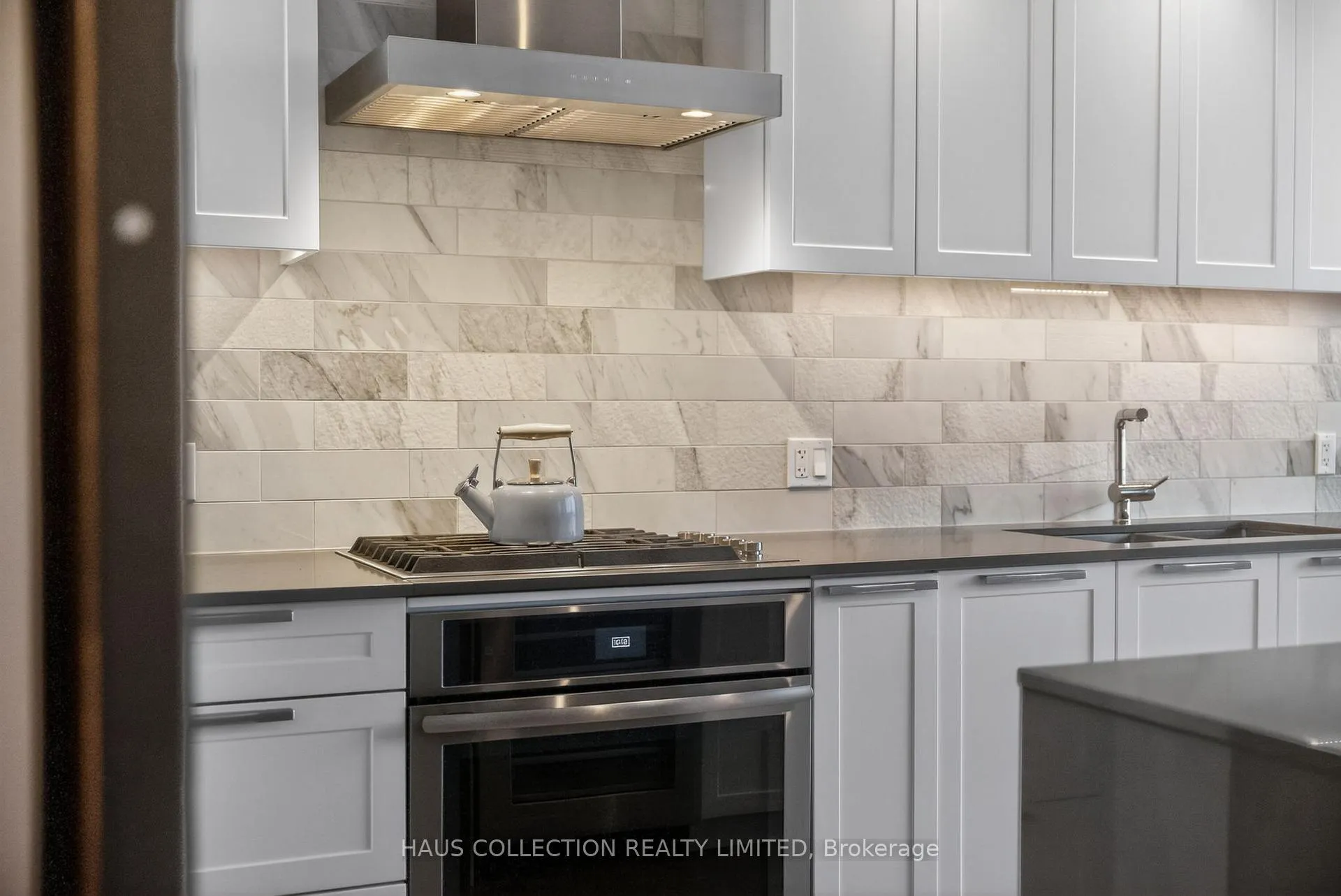 Photo 5 of Unit PH2302, 20 Daly Avenue, Ottawa, Sandy Hill — HOMEH