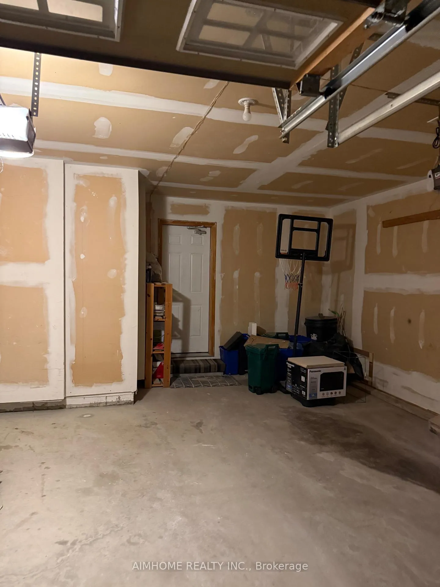 Photo 3 of 28 Desjardin Drive, Markham, Greensborough — HOMEH