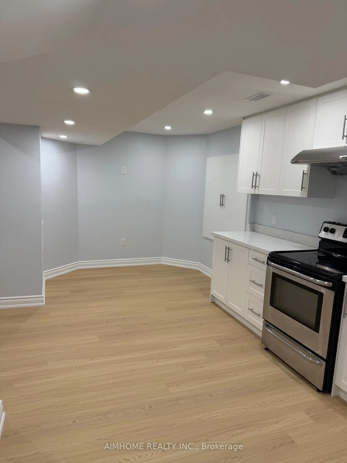 Photo 5 of 28 Desjardin Drive, Markham, Greensborough — HOMEH