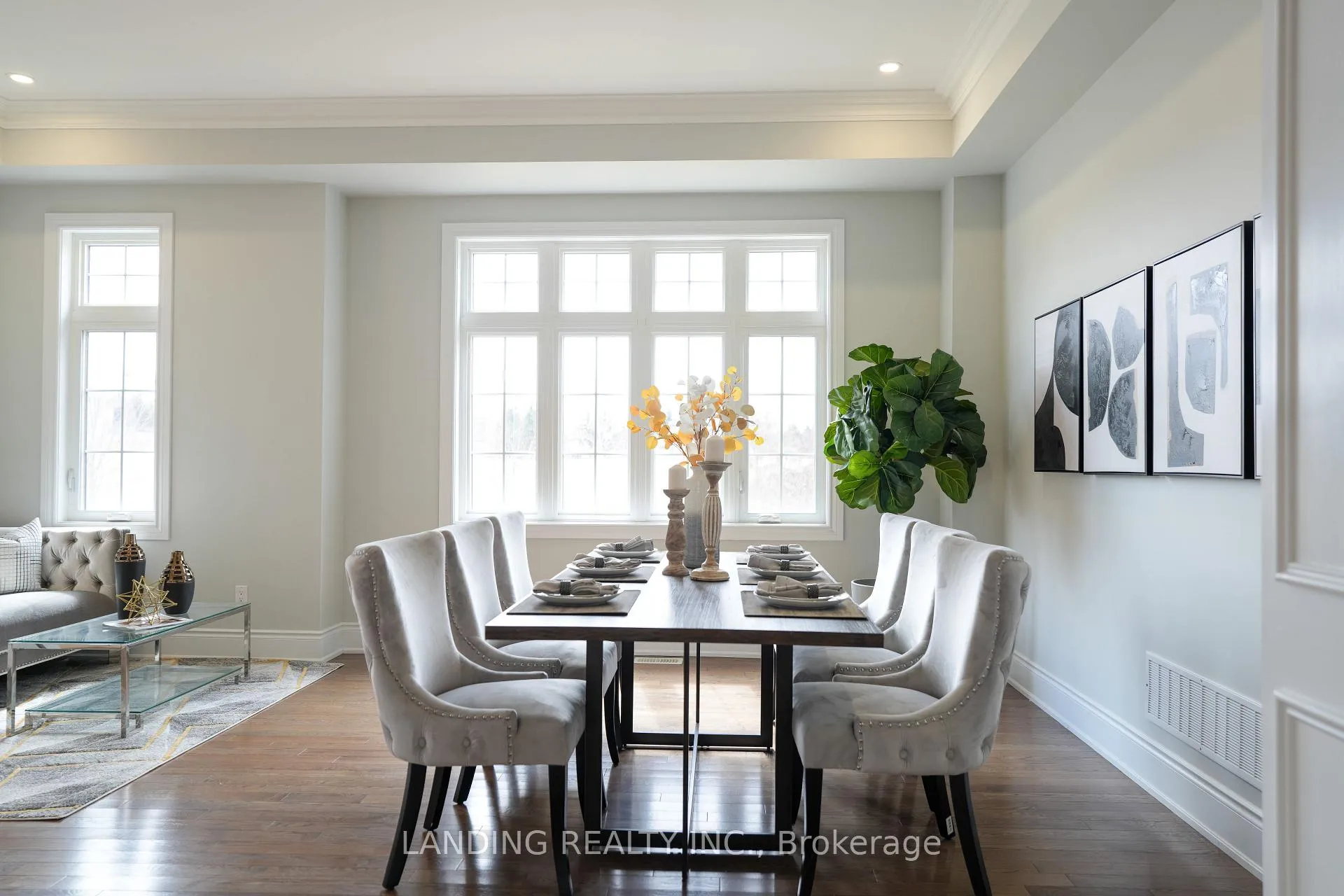 Photo 5 of 118 Burns Boulevard, King, King City — HOMEH