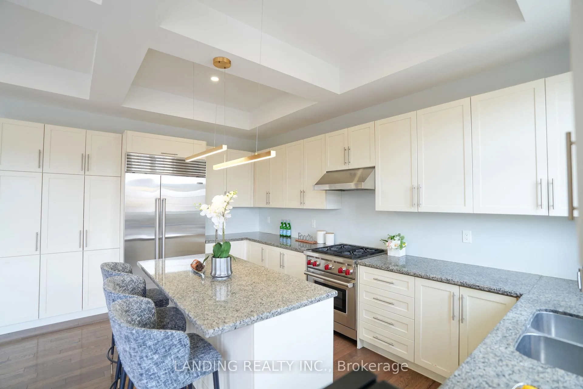 Photo 9 of 118 Burns Boulevard, King, King City — HOMEH