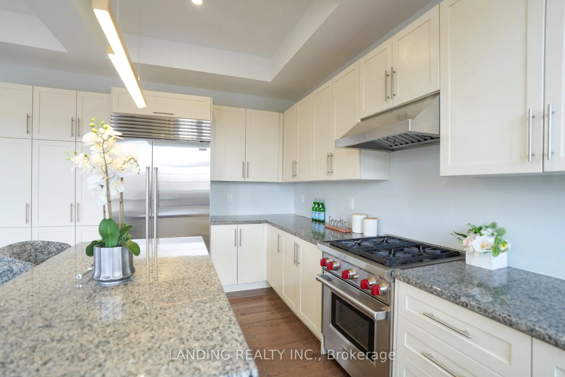 Photo 10 of 118 Burns Boulevard, King, King City — HOMEH