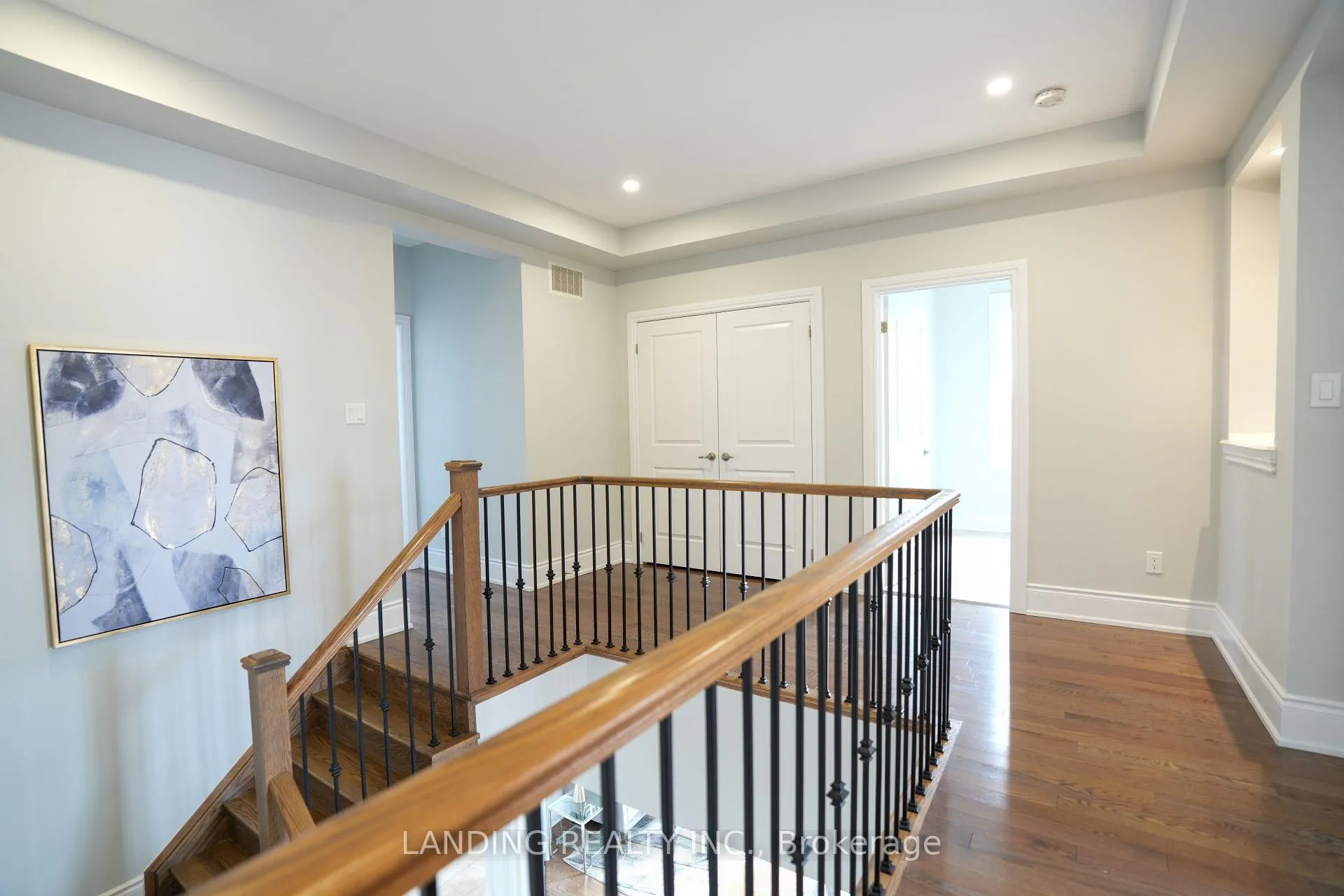 Photo 17 of 118 Burns Boulevard, King, King City — HOMEH