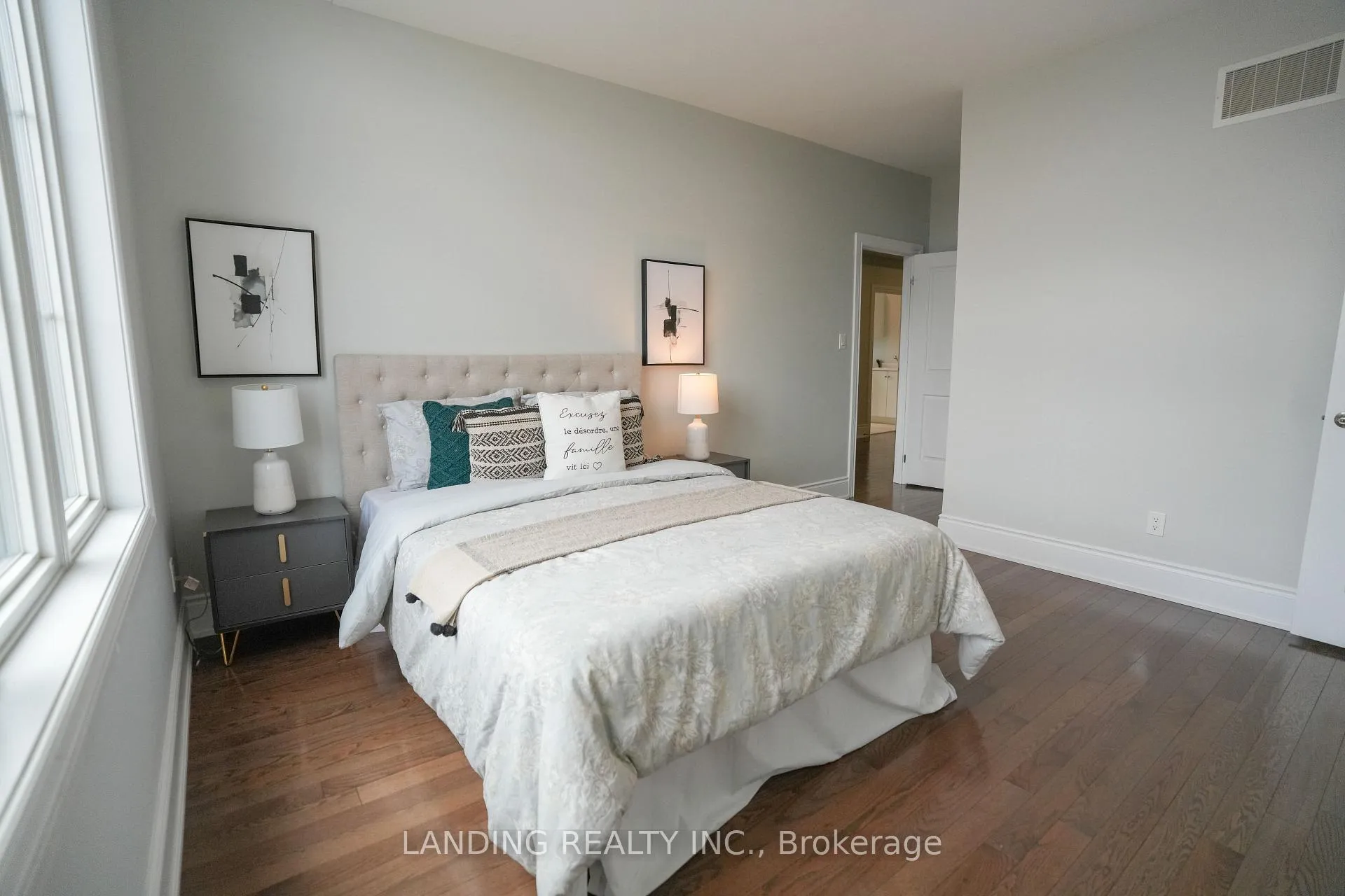 Photo 28 of 118 Burns Boulevard, King, King City — HOMEH