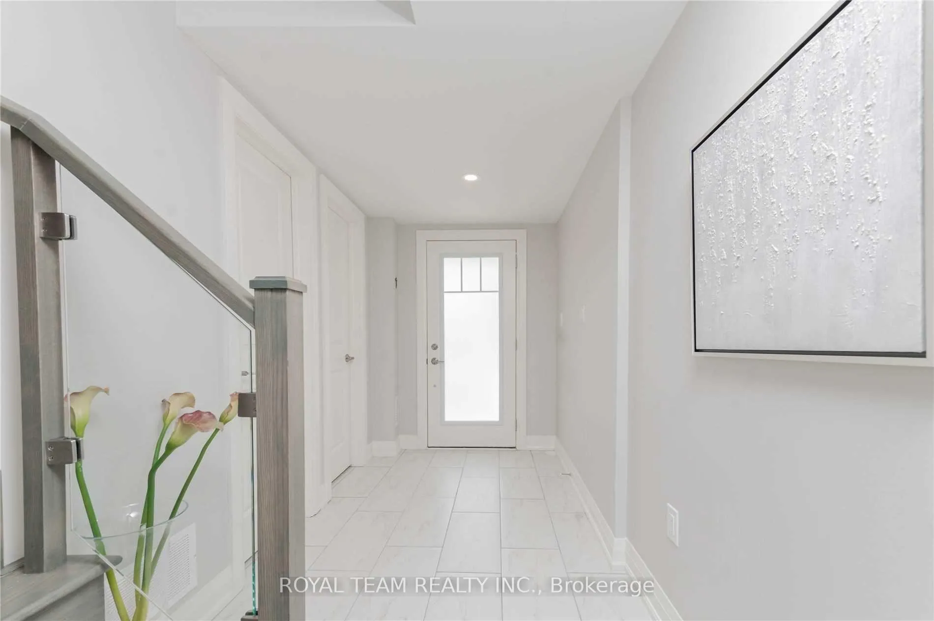 Photo 5 of 25 Kodiak Terrace, Barrie, Rural Barrie Southwest — HOMEH