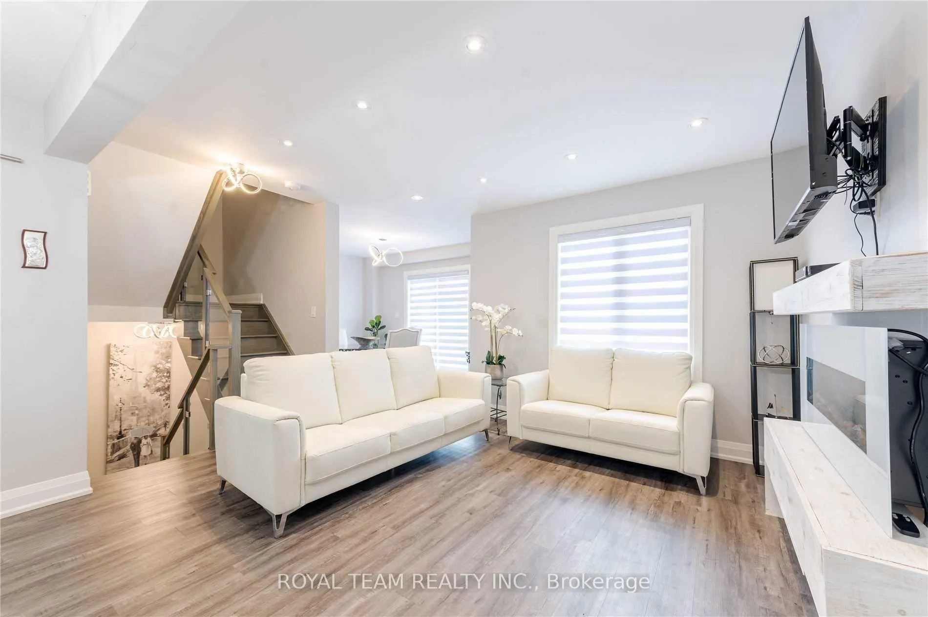 Photo 10 of 25 Kodiak Terrace, Barrie, Rural Barrie Southwest — HOMEH