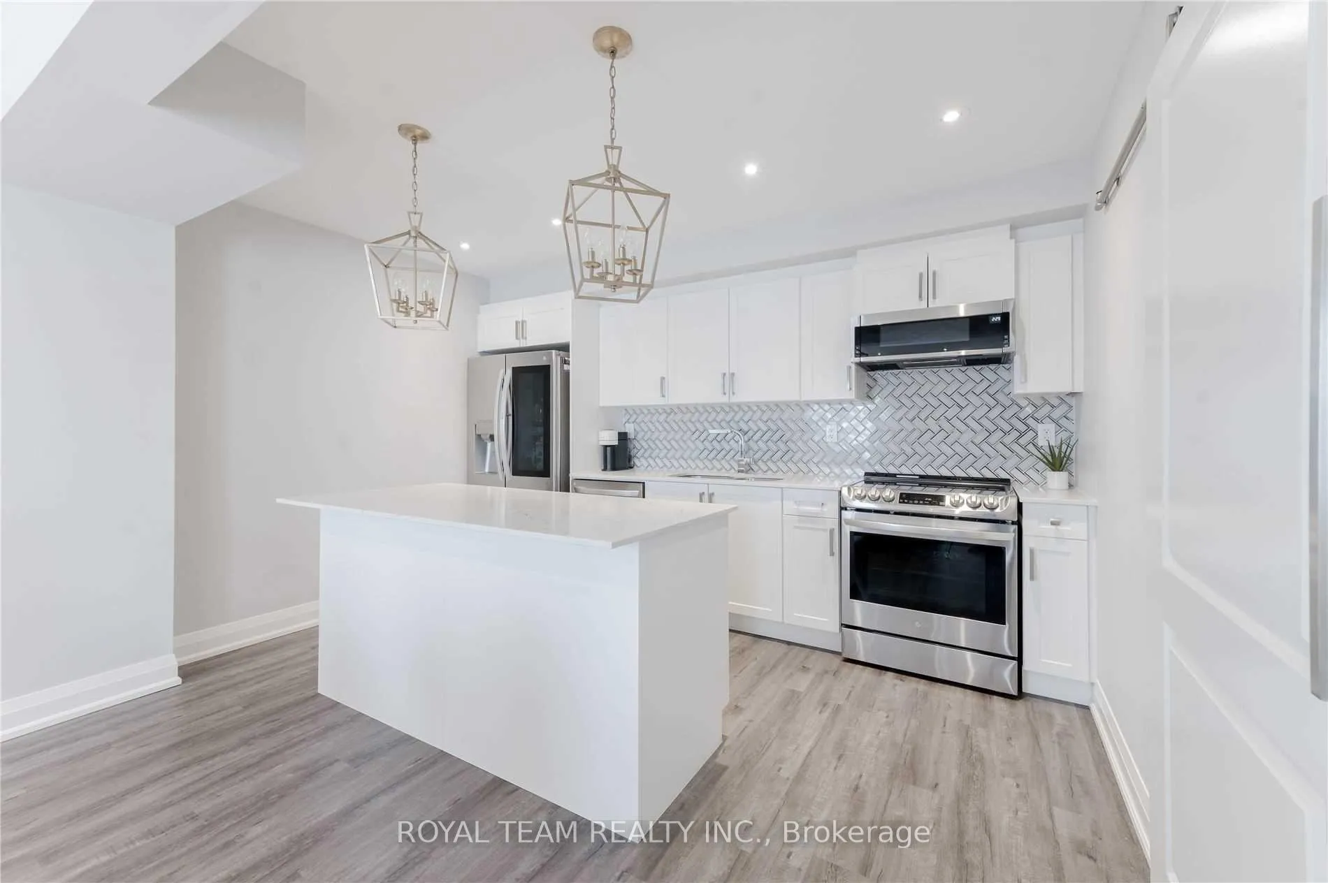 Photo 16 of 25 Kodiak Terrace, Barrie, Rural Barrie Southwest — HOMEH