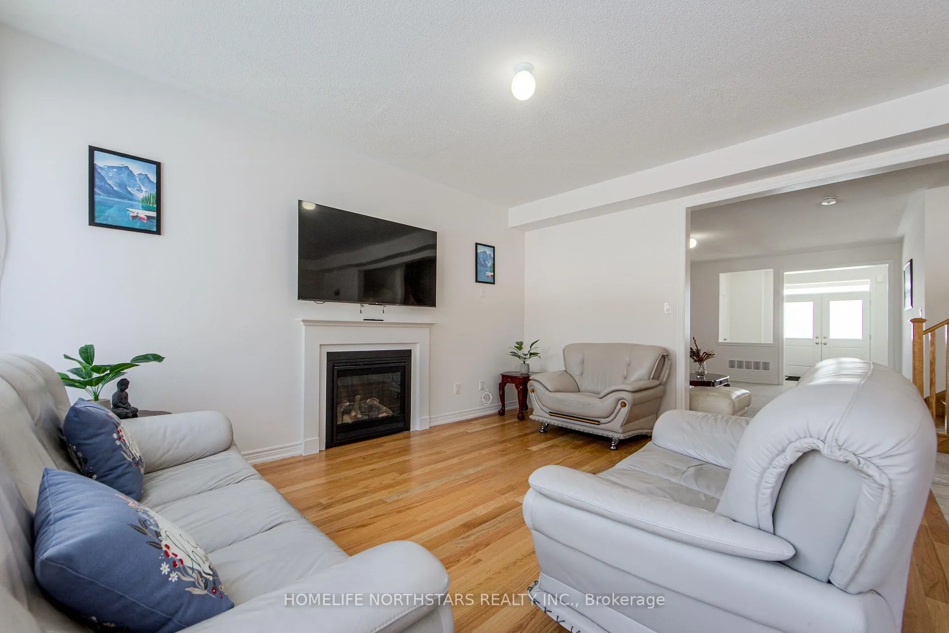 Photo 8 of 7 Wakefield Boulevard, Essa, Angus — HOMEH