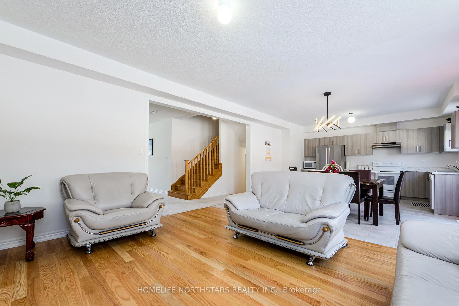 Photo 9 of 7 Wakefield Boulevard, Essa, Angus — HOMEH