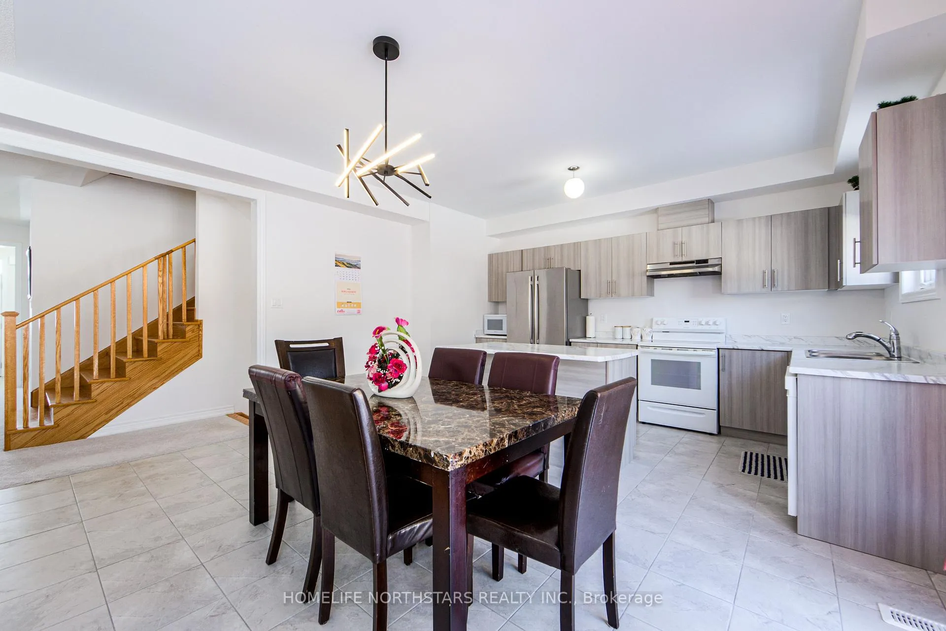 Photo 15 of 7 Wakefield Boulevard, Essa, Angus — HOMEH