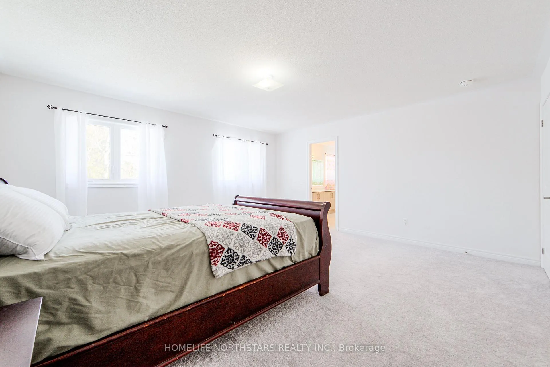 Photo 19 of 7 Wakefield Boulevard, Essa, Angus — HOMEH