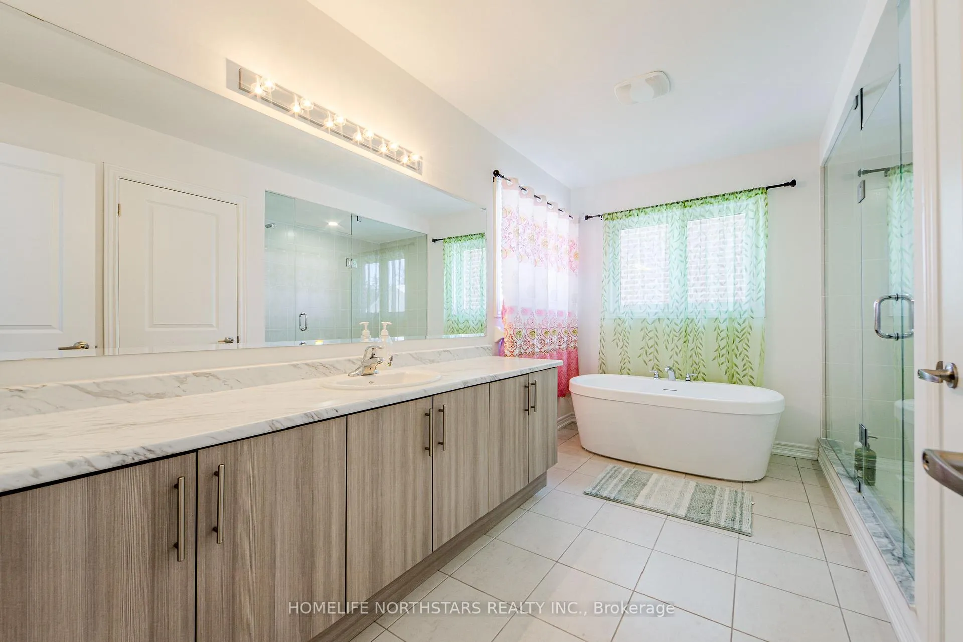 Photo 21 of 7 Wakefield Boulevard, Essa, Angus — HOMEH