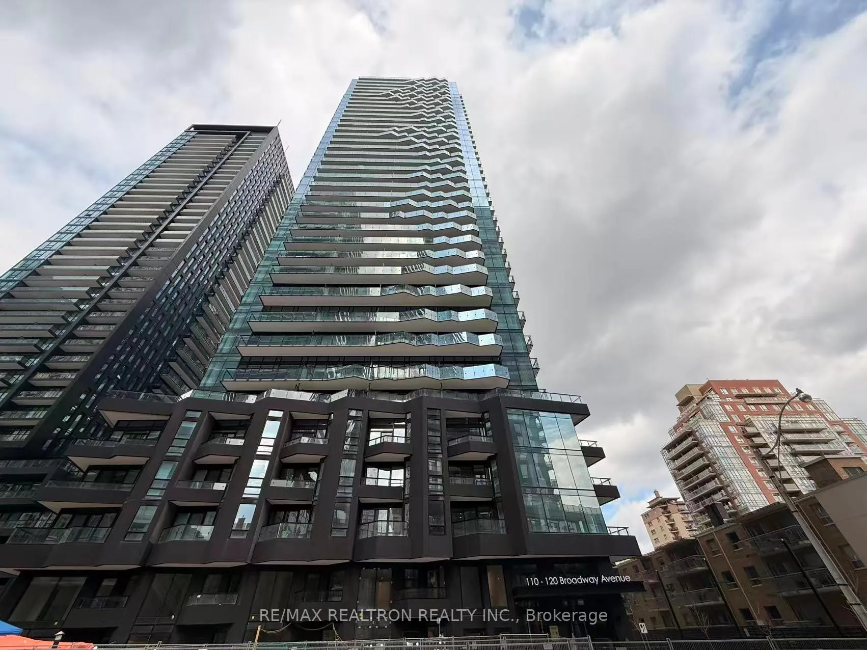 Photo 1 of Unit 706, 110 Broadway Avenue, Toronto, Mount Pleasant West — HOMEH