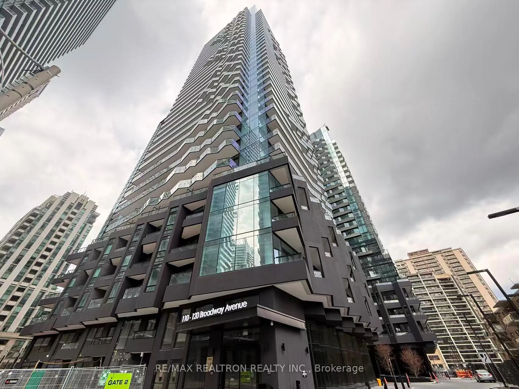 Photo 2 of Unit 706, 110 Broadway Avenue, Toronto, Mount Pleasant West — HOMEH