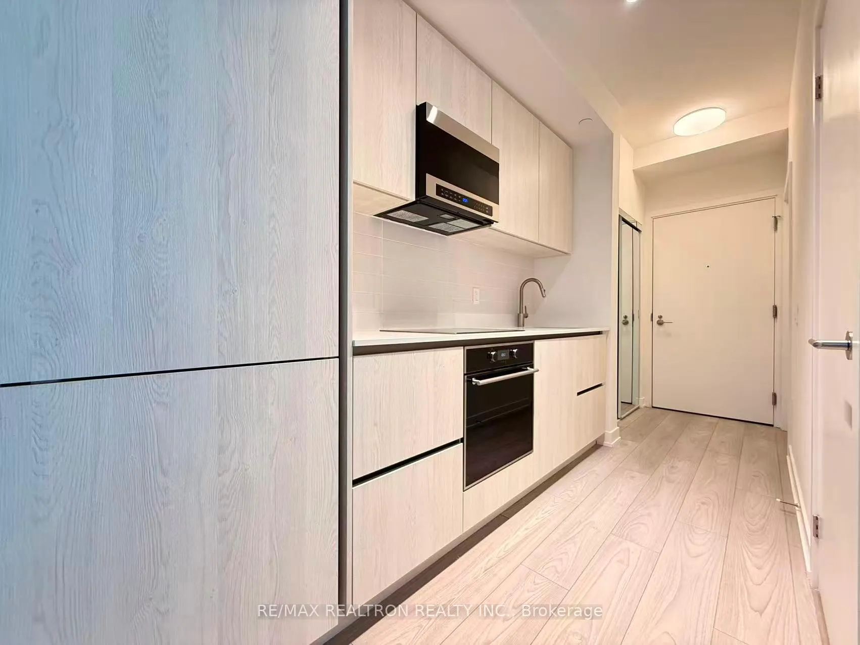 Photo 11 of Unit 706, 110 Broadway Avenue, Toronto, Mount Pleasant West — HOMEH