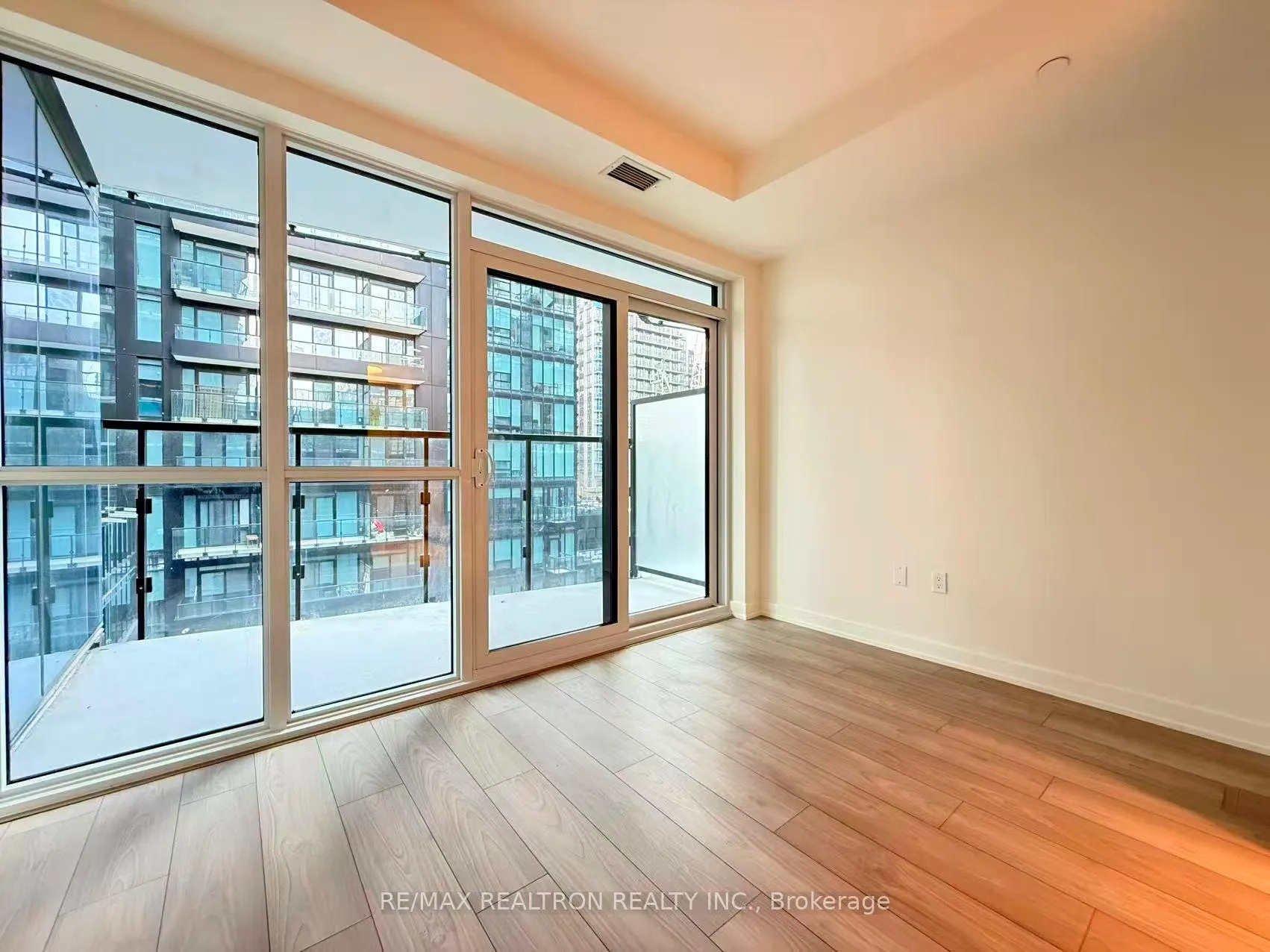 Photo 14 of Unit 706, 110 Broadway Avenue, Toronto, Mount Pleasant West — HOMEH