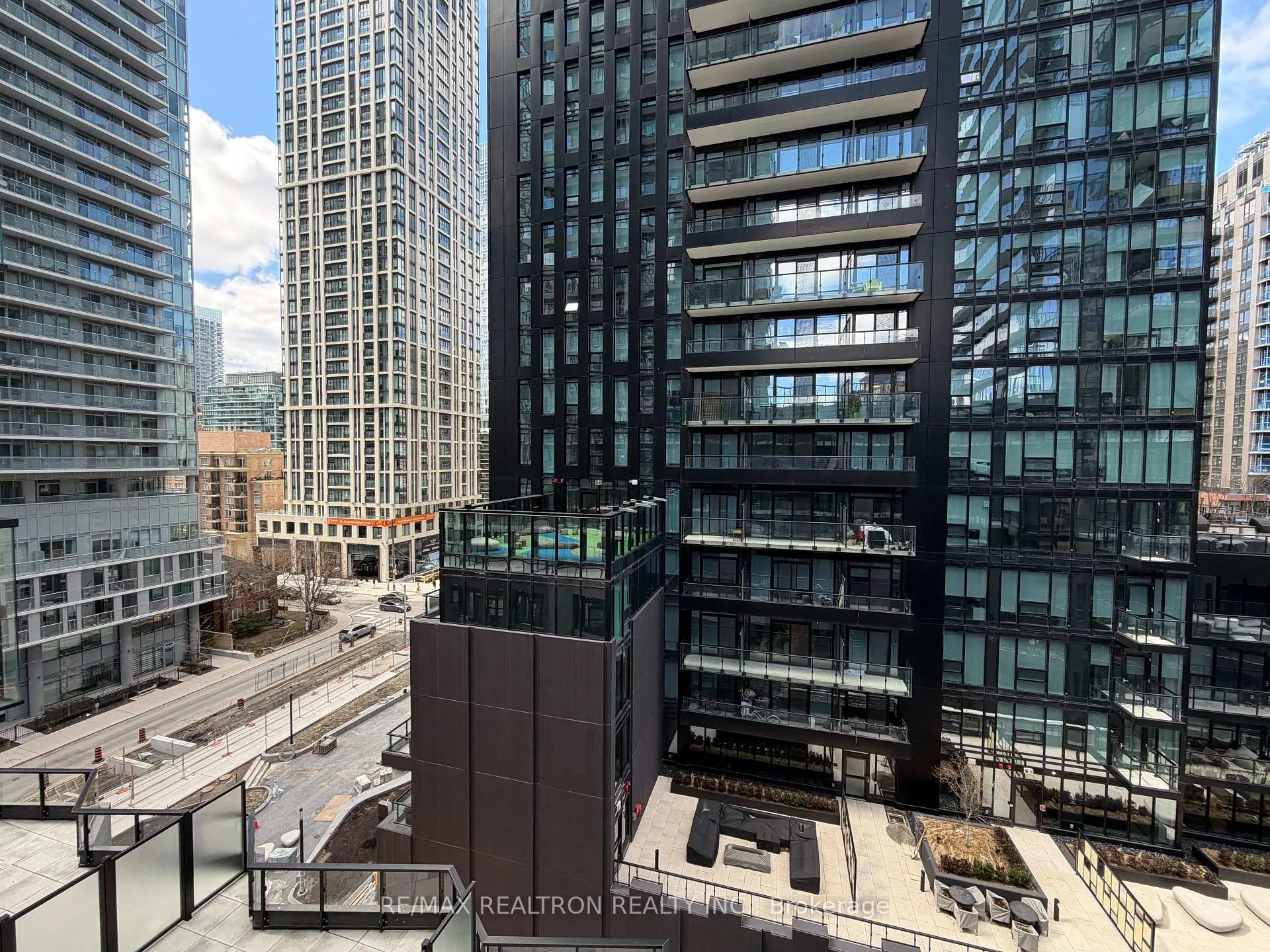 Photo 18 of Unit 706, 110 Broadway Avenue, Toronto, Mount Pleasant West — HOMEH
