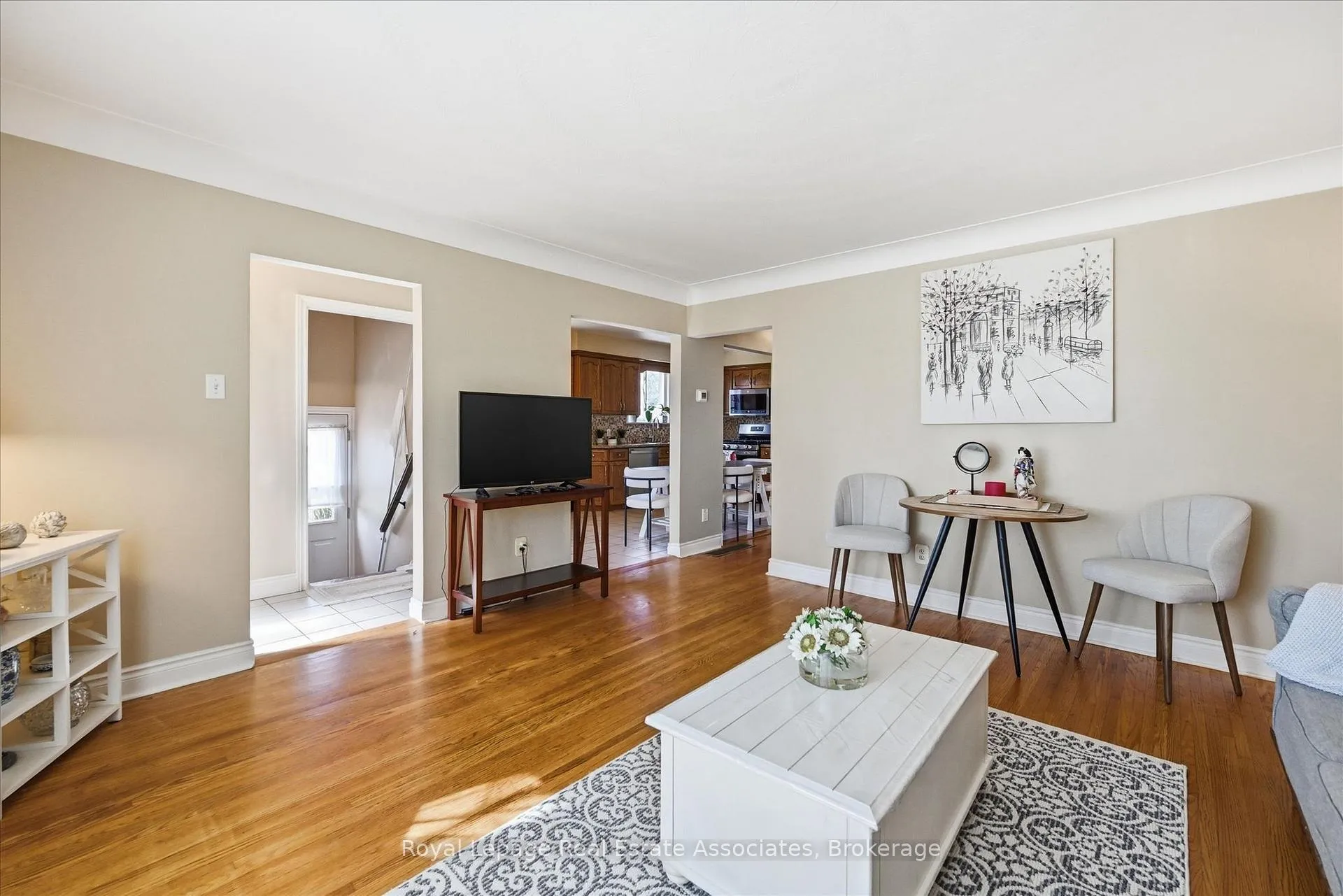 Photo 3 of 1131 Stanley Drive, Burlington, Mountainside — HOMEH