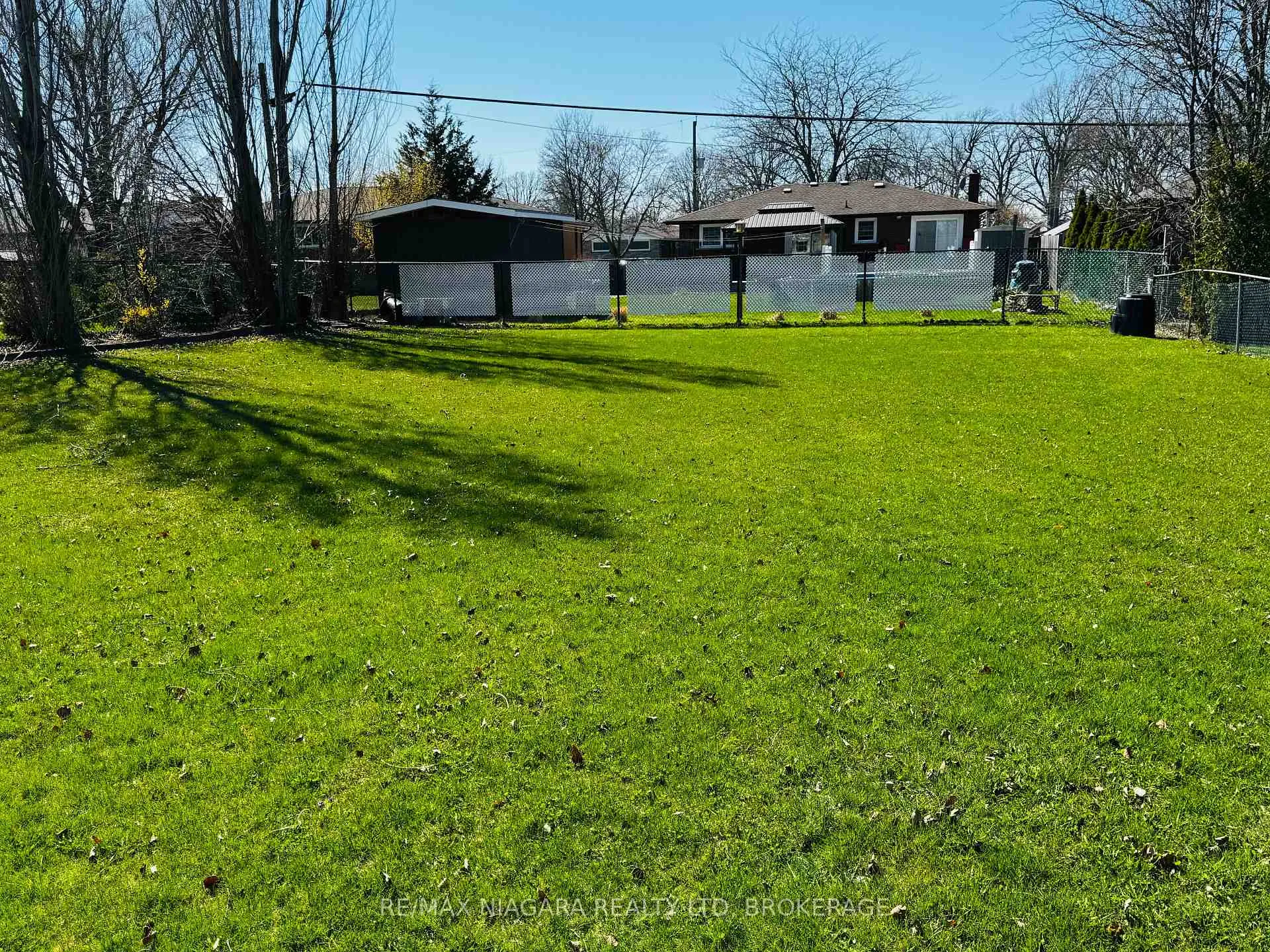 Photo 3 of 15 Collier Road N, Thorold, Confederation Heights — HOMEH