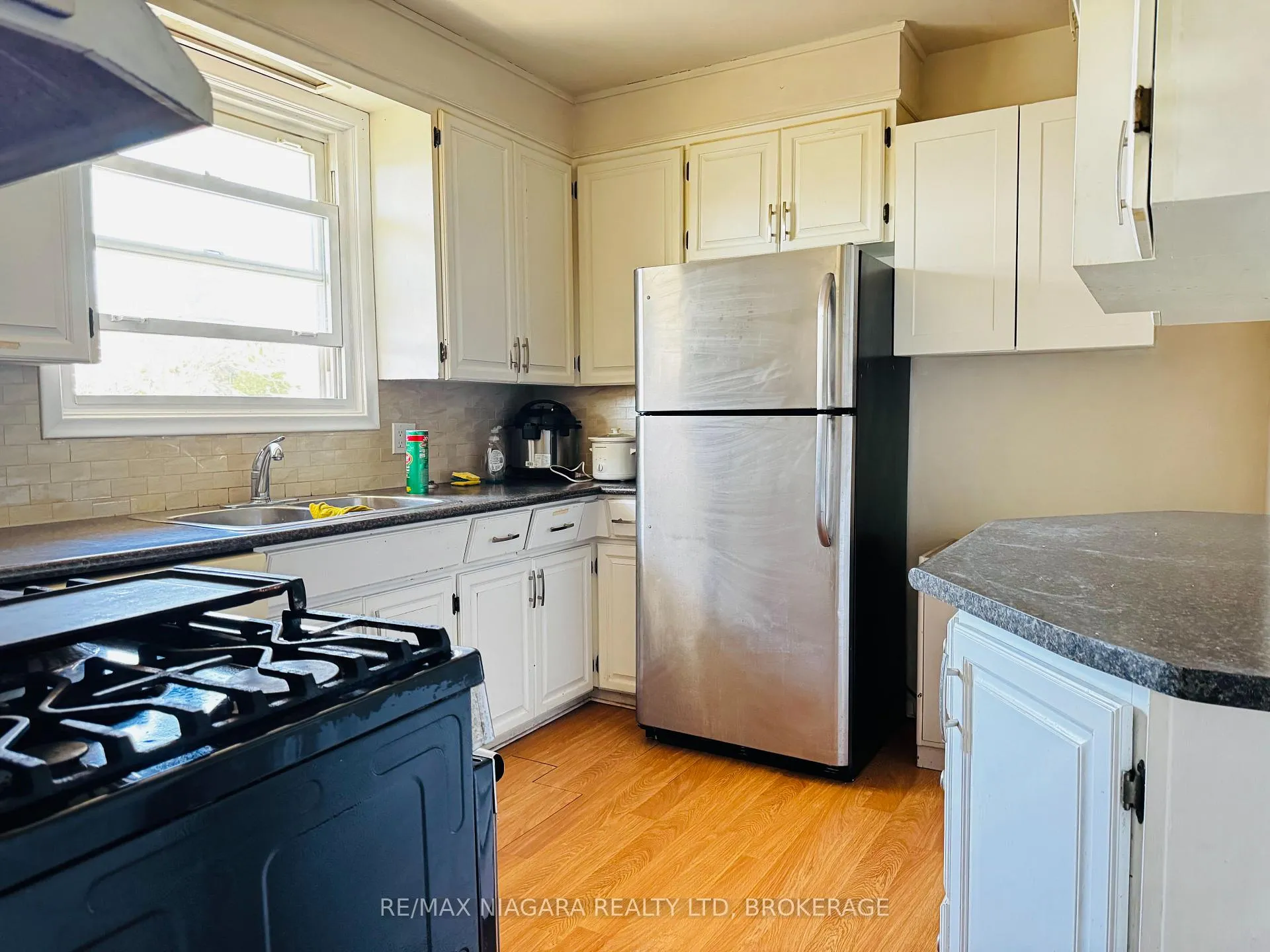 Photo 4 of 15 Collier Road N, Thorold, Confederation Heights — HOMEH