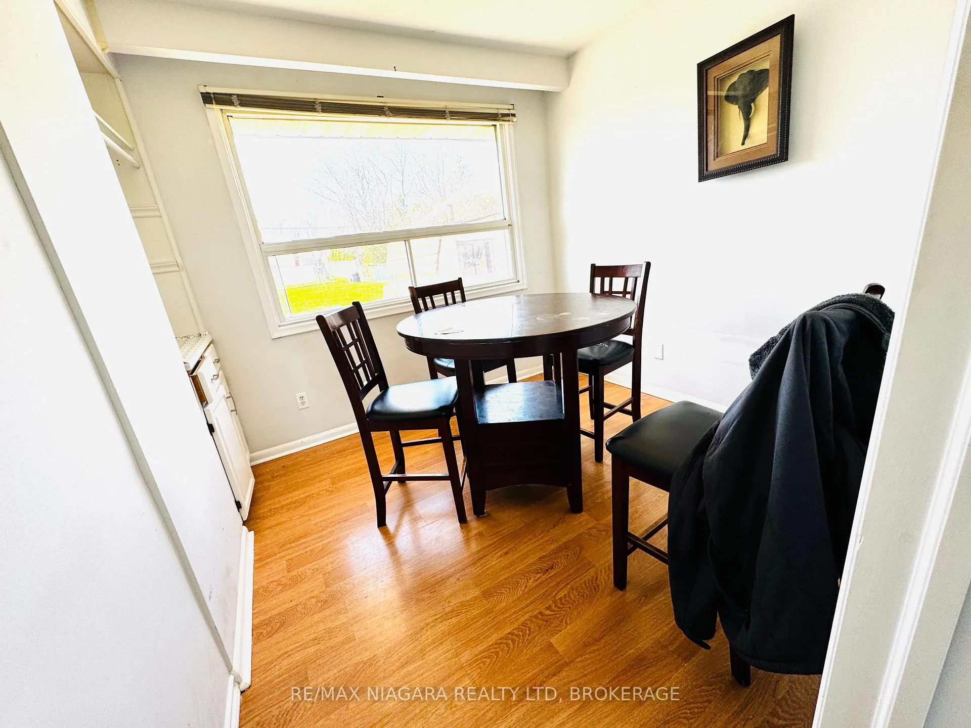 Photo 5 of 15 Collier Road N, Thorold, Confederation Heights — HOMEH