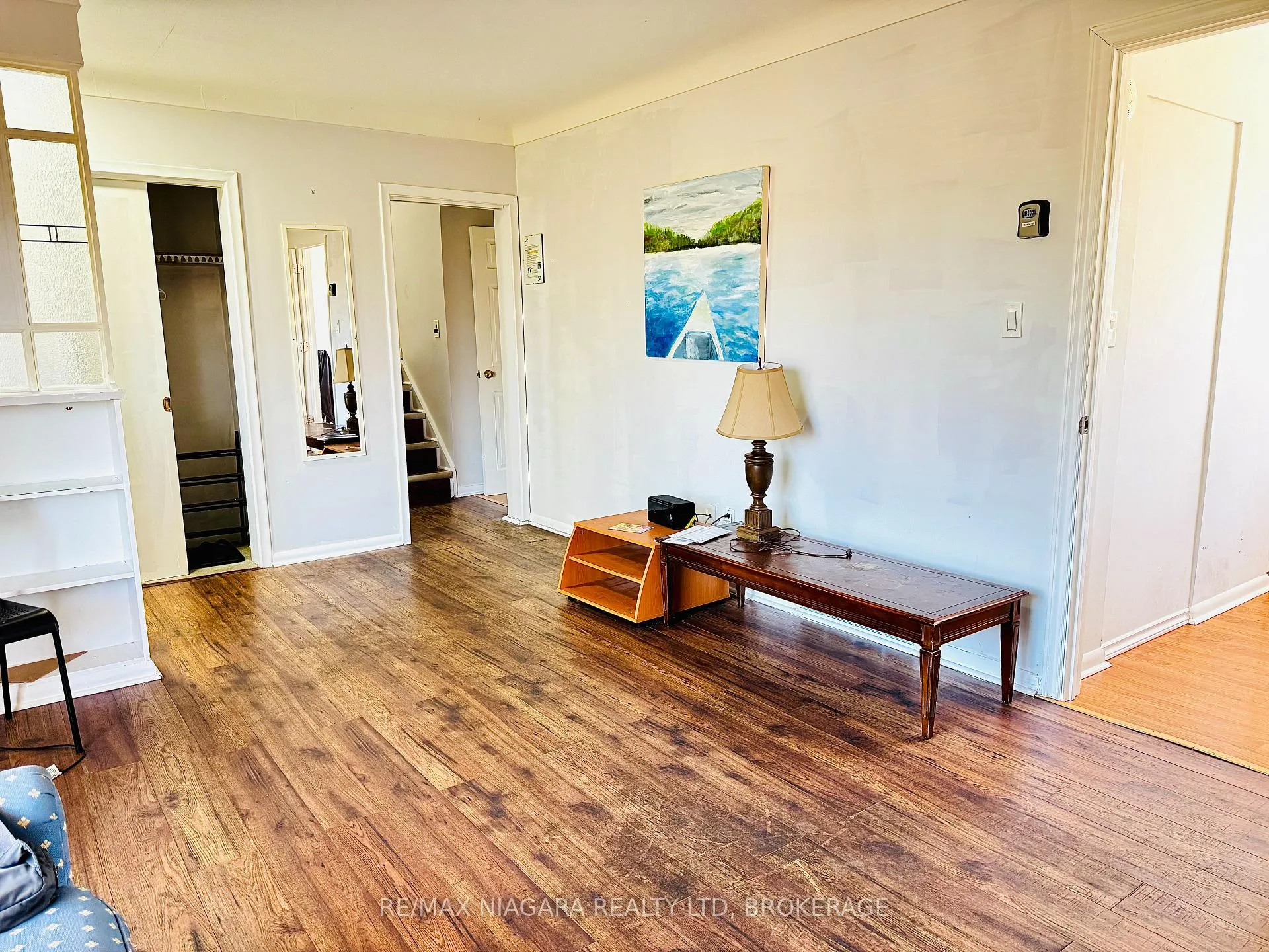 Photo 6 of 15 Collier Road N, Thorold, Confederation Heights — HOMEH
