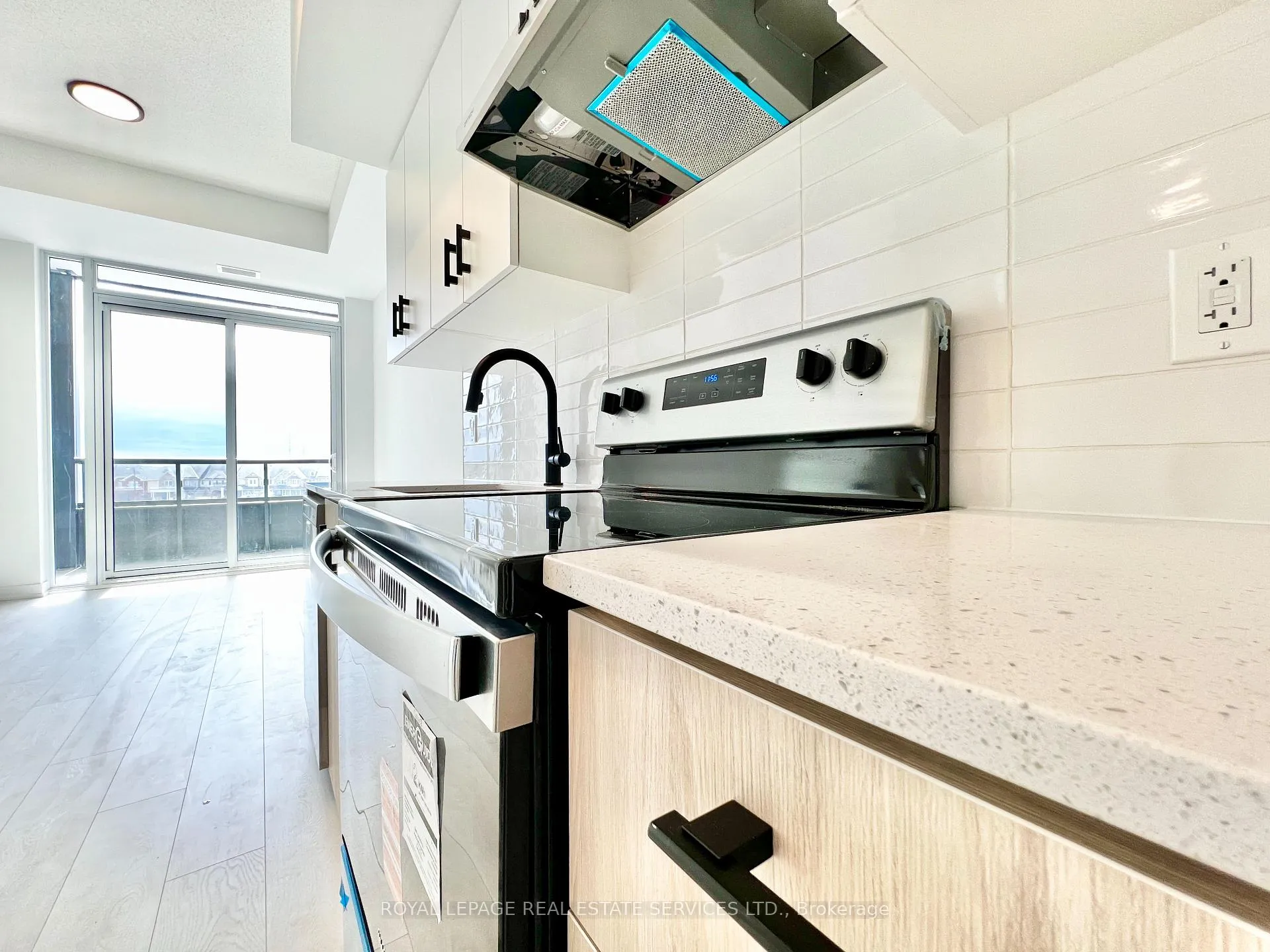 Photo 6 of Unit 309, 4878 Powers Common, Burlington, Alton — HOMEH
