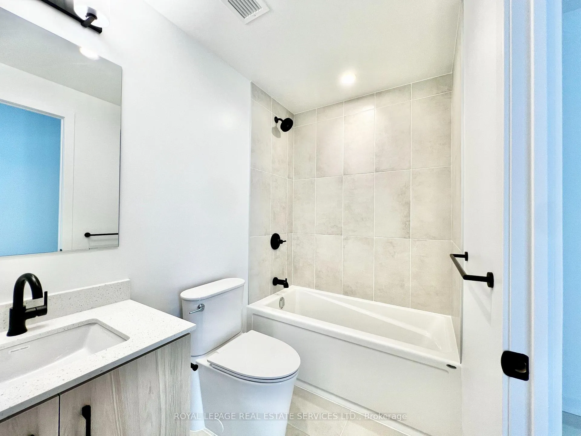 Photo 13 of Unit 309, 4878 Powers Common, Burlington, Alton — HOMEH