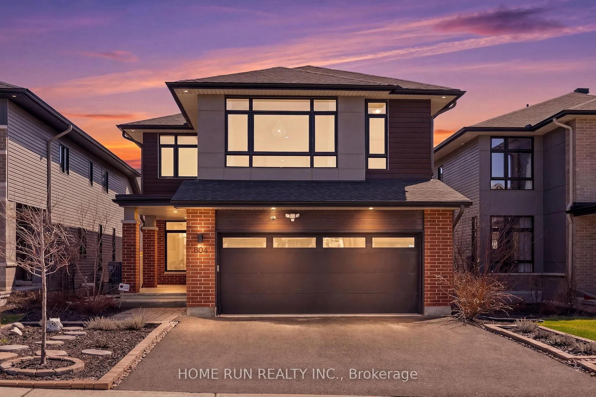 Photo 2 of 804 Atrium Ridge, Ottawa, Riverside South/Gloucester Glen — HOMEH