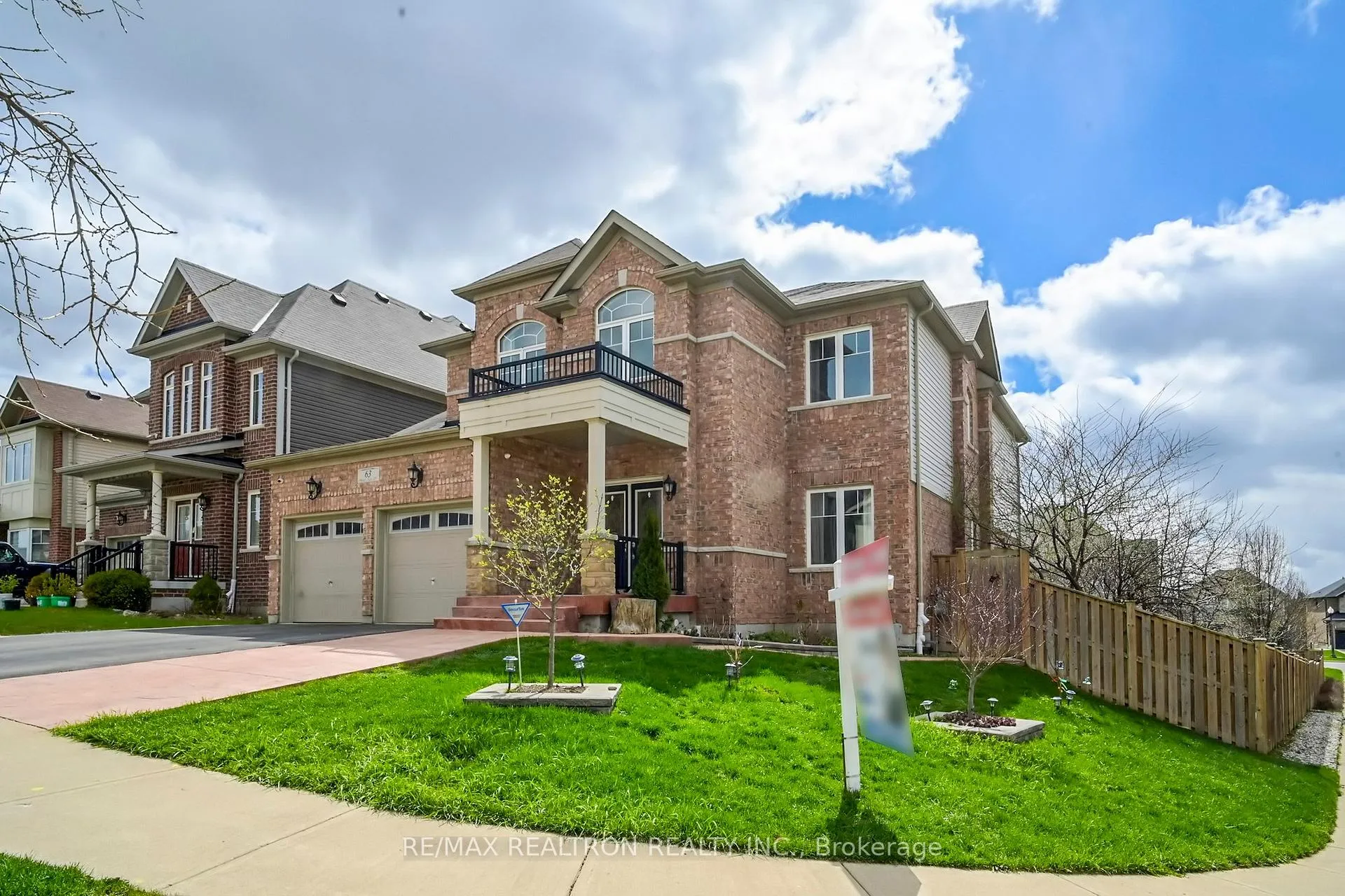 Photo 2 of 63 Pieter Vos Drive, Kitchener — HOMEH