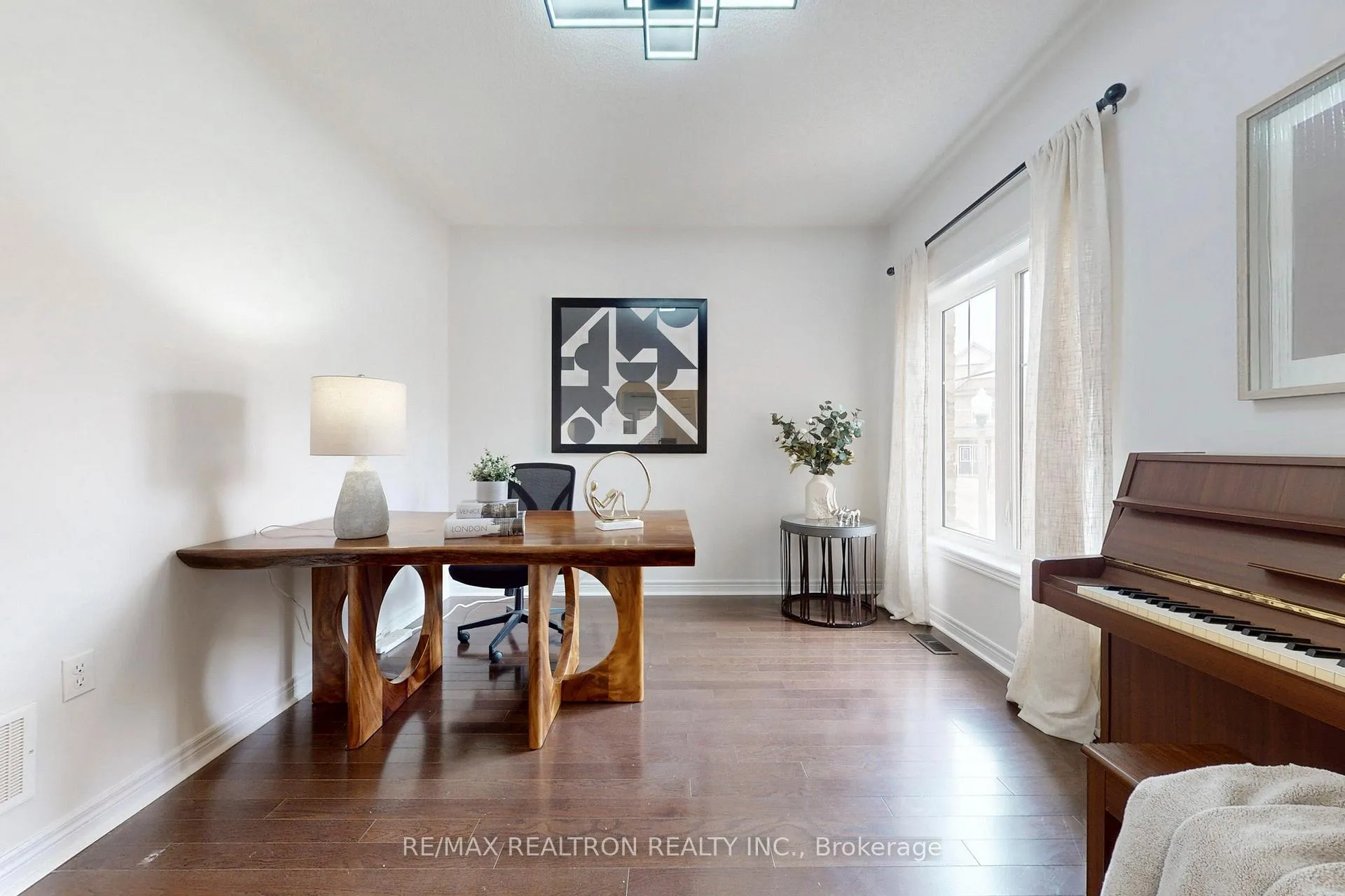 Photo 4 of 63 Pieter Vos Drive, Kitchener — HOMEH