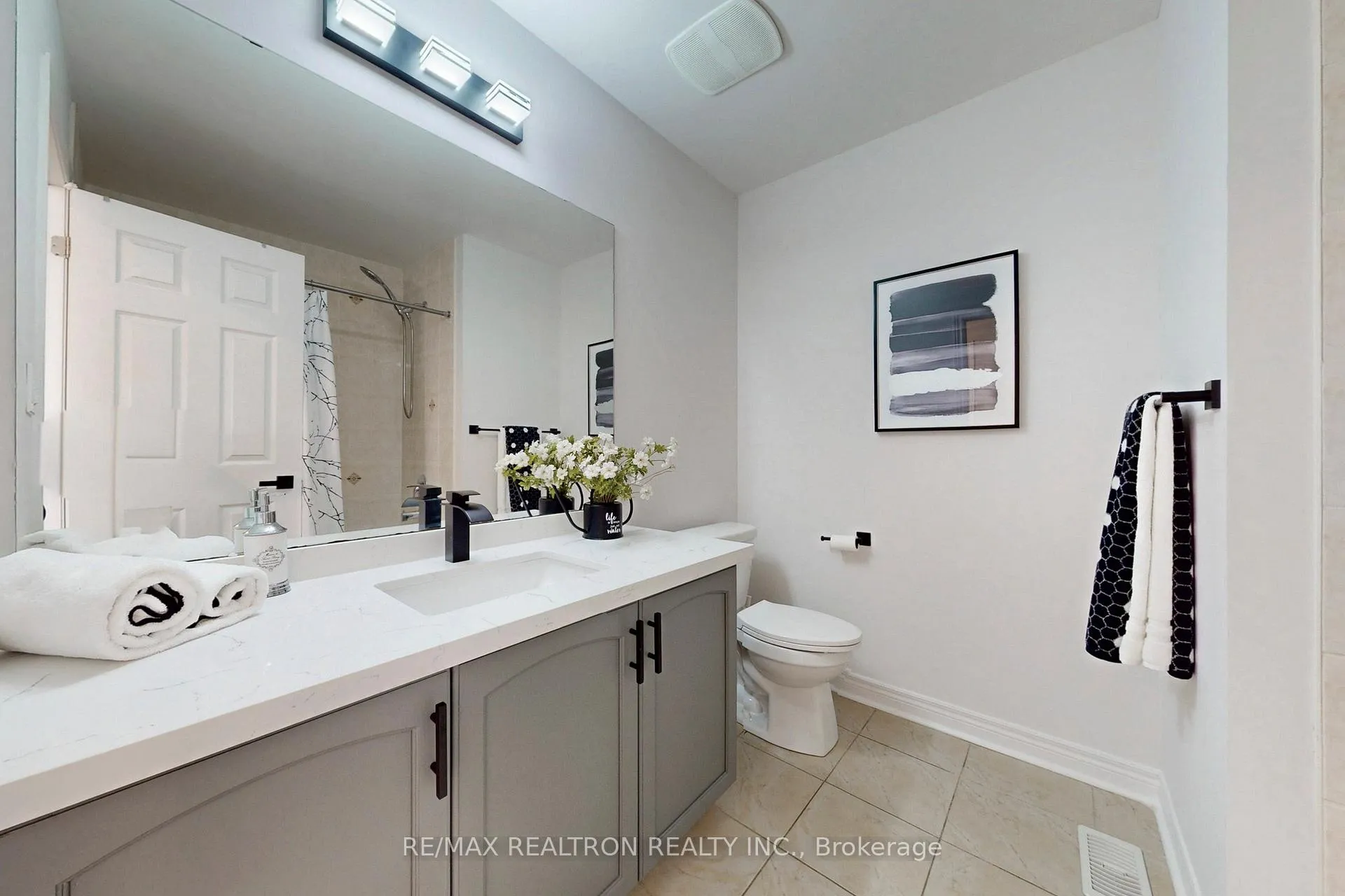 Photo 28 of 63 Pieter Vos Drive, Kitchener — HOMEH