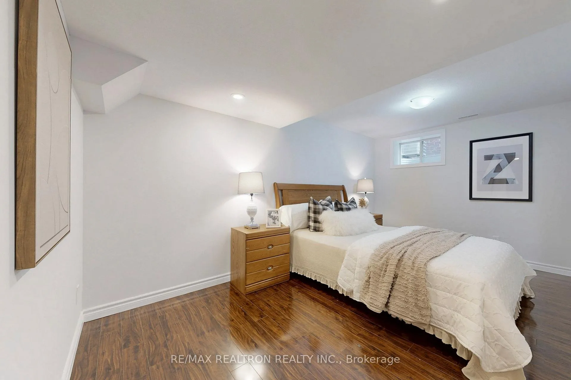 Photo 37 of 63 Pieter Vos Drive, Kitchener — HOMEH