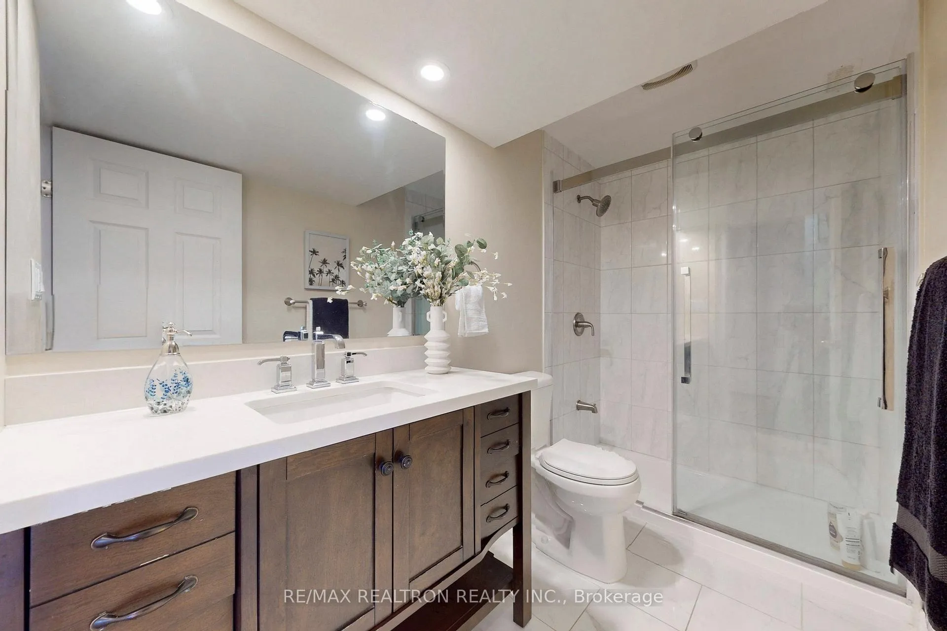 Photo 42 of 63 Pieter Vos Drive, Kitchener — HOMEH