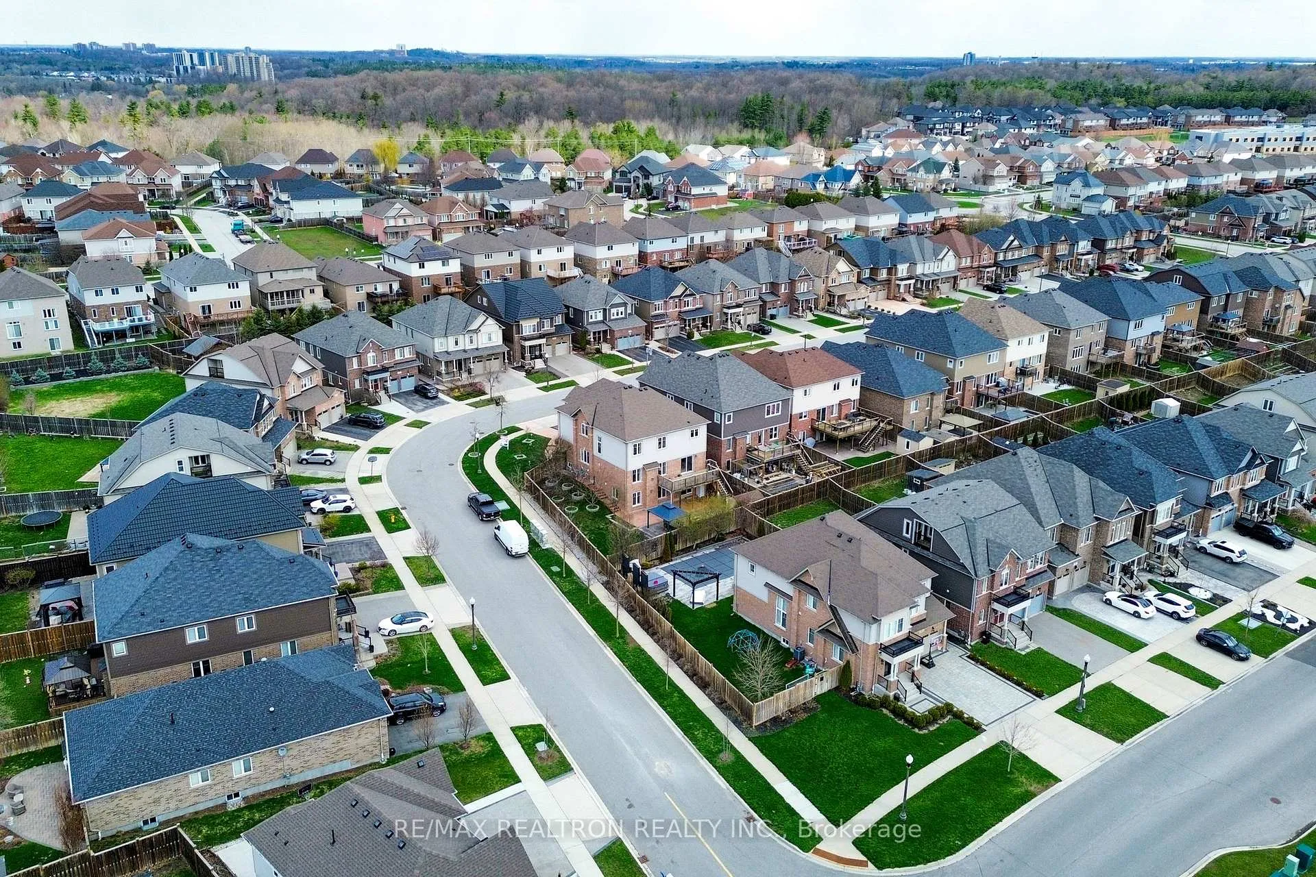 Photo 48 of 63 Pieter Vos Drive, Kitchener — HOMEH
