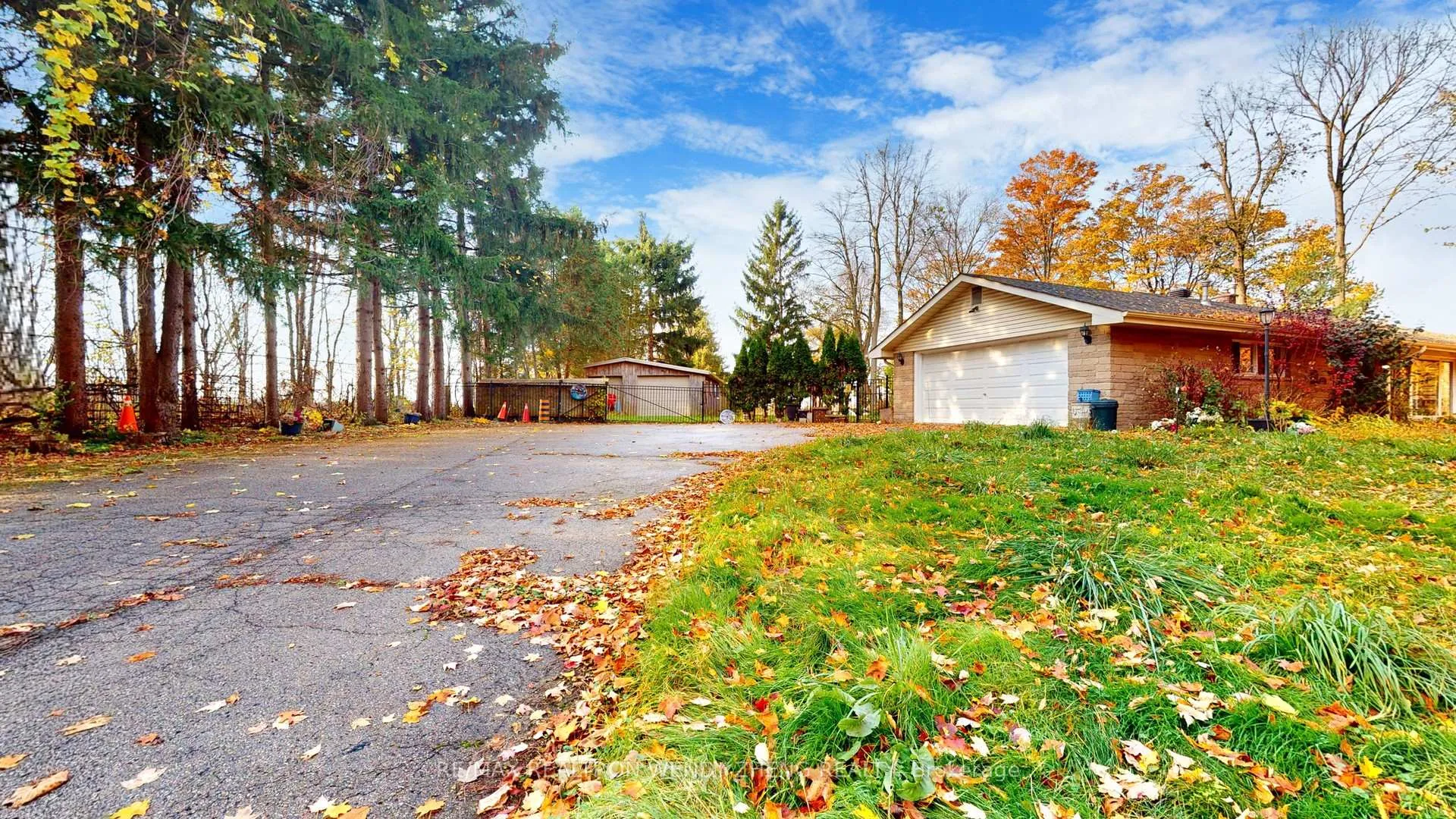 Photo 2 of Unit ROOM 1, 9359 Dickenson Road, Hamilton, Airport Employment Area — HOMEH