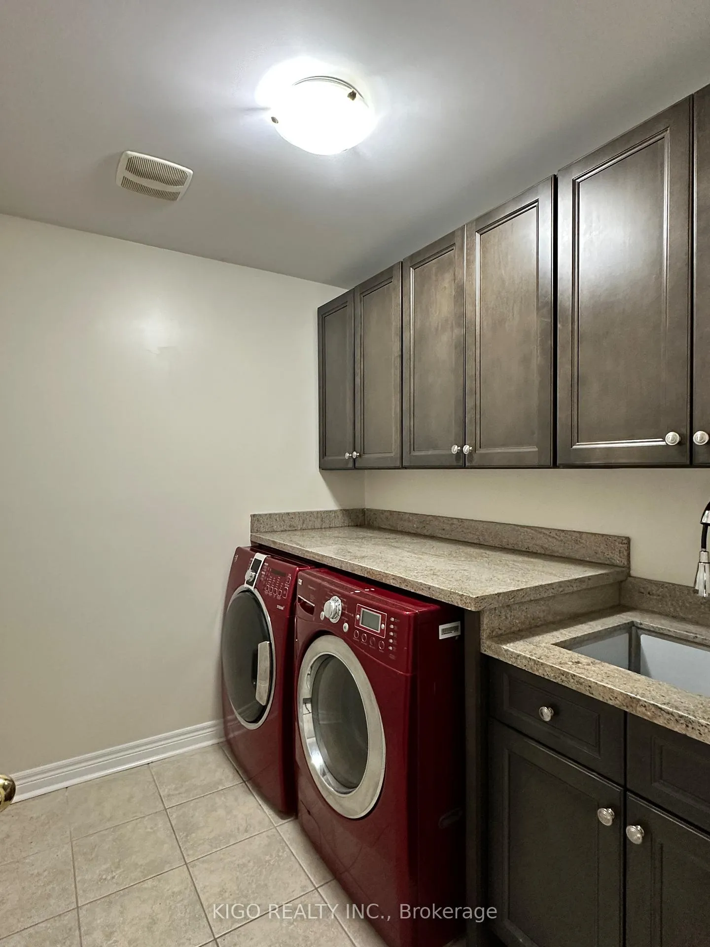 Photo 23 of 548 Wasaga Crescent, Waterloo, Conservation Meadows — HOMEH