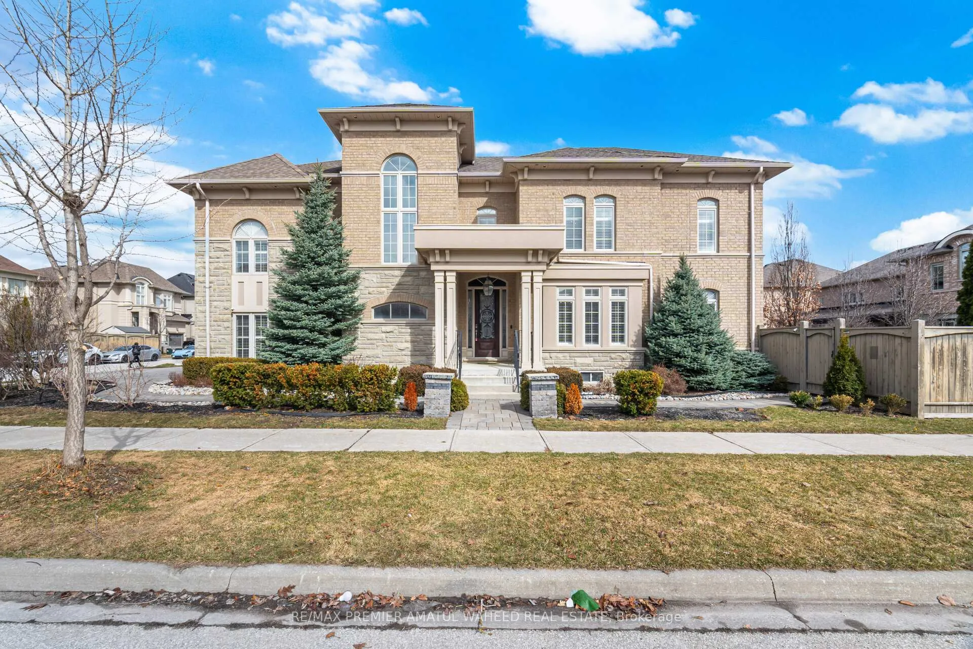Photo 4 of 1 Ostrovsky Road, Vaughan, Vellore Village — HOMEH