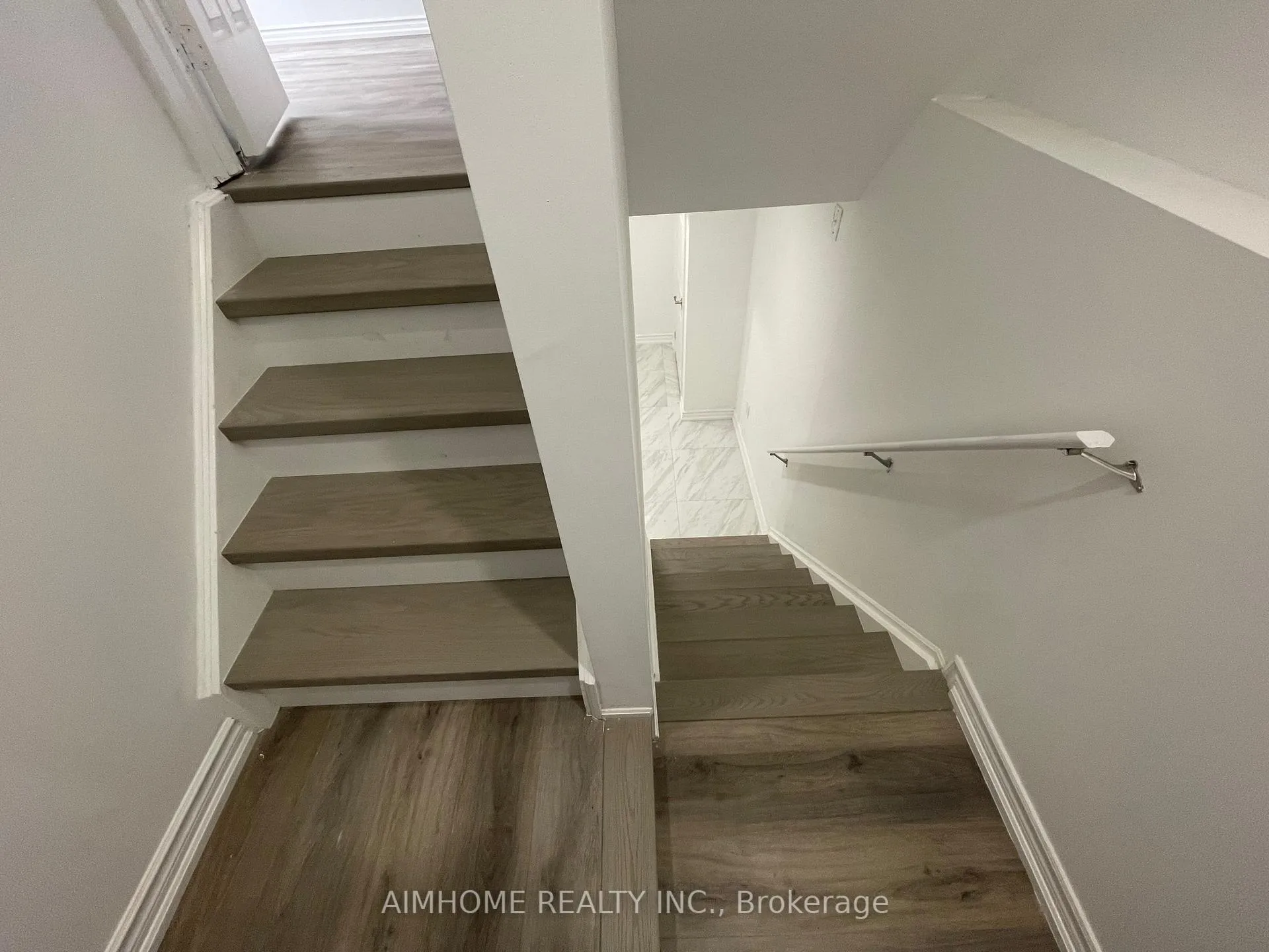 Photo 8 of 92 Ainley Road, Ajax, Central East — HOMEH