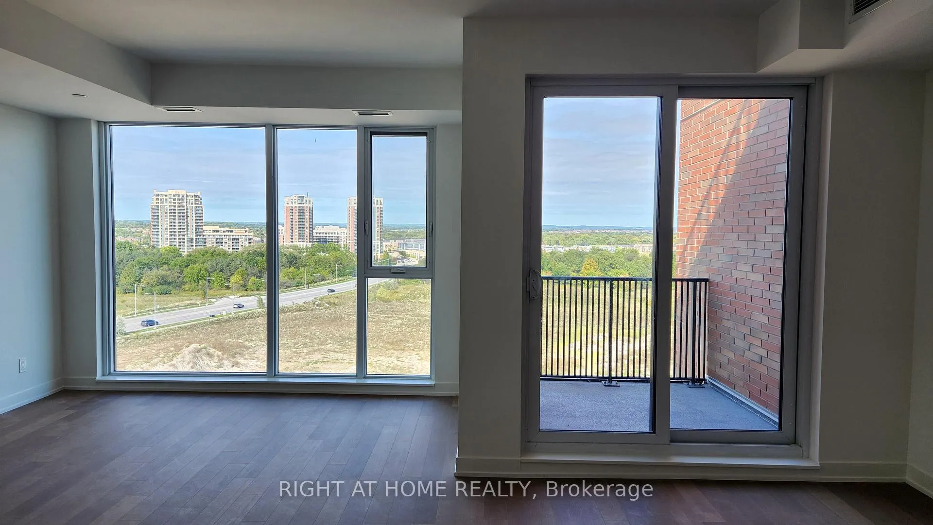 Photo 3 of Unit 913, 38 Simcoe Promenade, Markham, Unionville — HOMEH