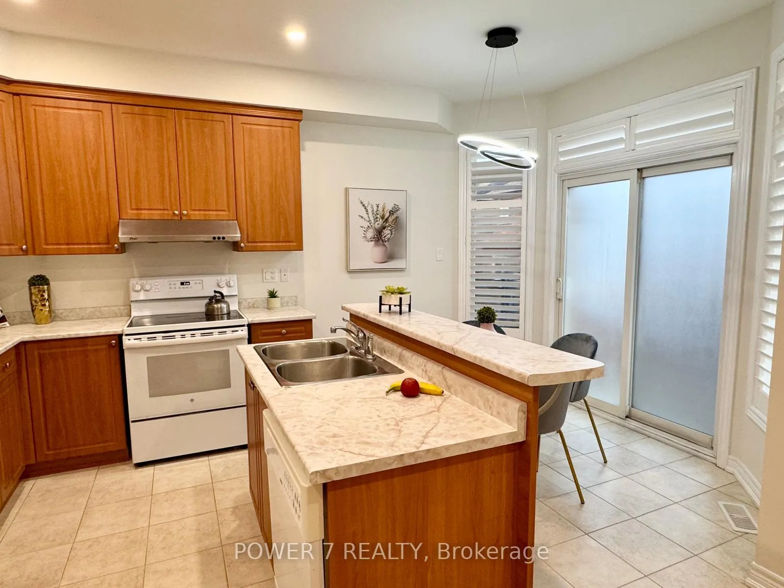 Photo 11 of 119 Gauguin Avenue, Vaughan, Patterson — HOMEH