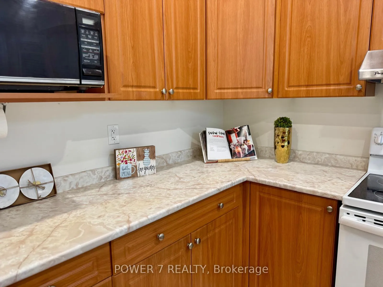 Photo 13 of 119 Gauguin Avenue, Vaughan, Patterson — HOMEH