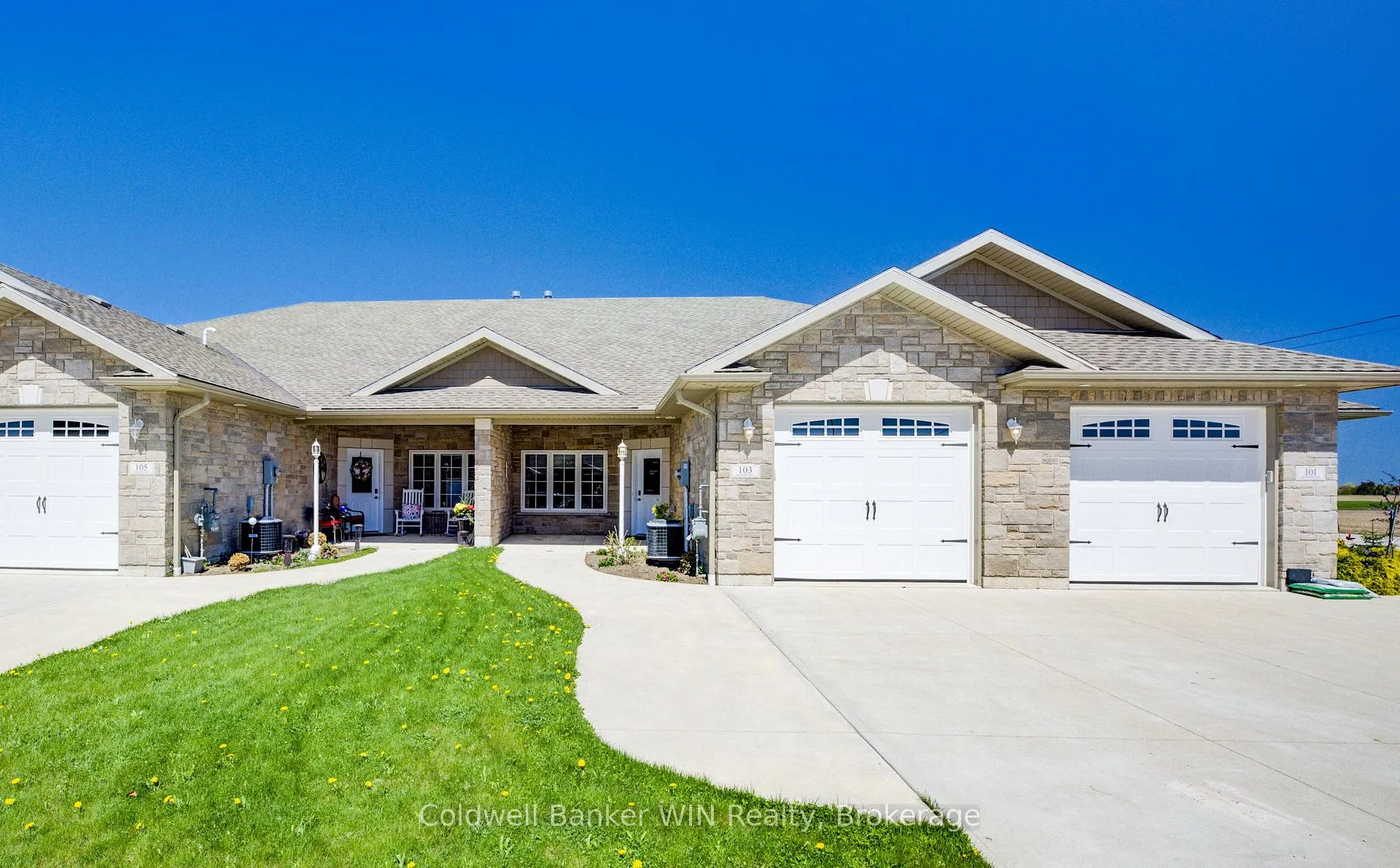 Photo 2 of 103 Broomers Crescent, Wellington North, Mount Forest — HOMEH