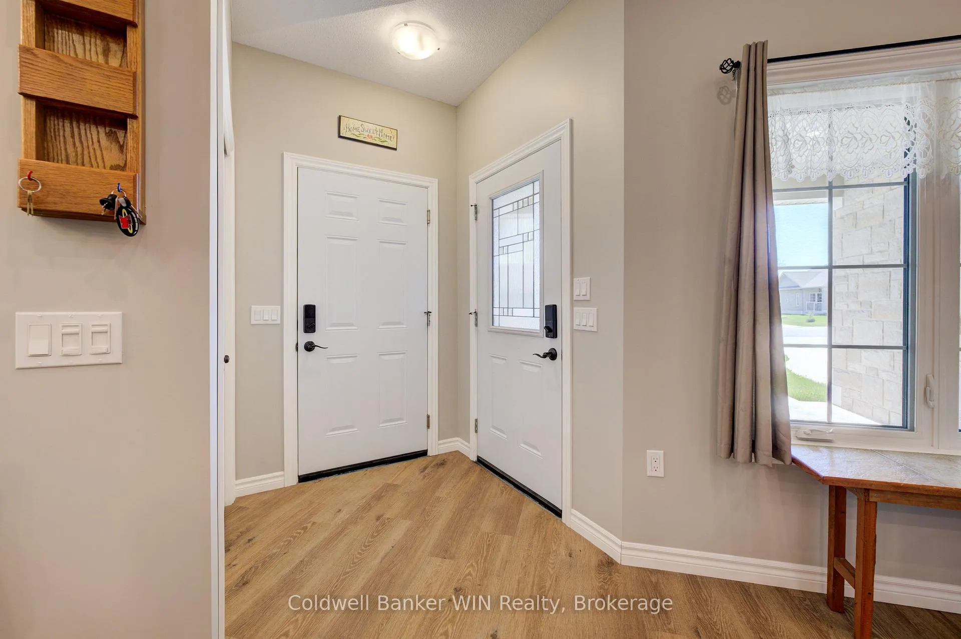 Photo 6 of 103 Broomers Crescent, Wellington North, Mount Forest — HOMEH