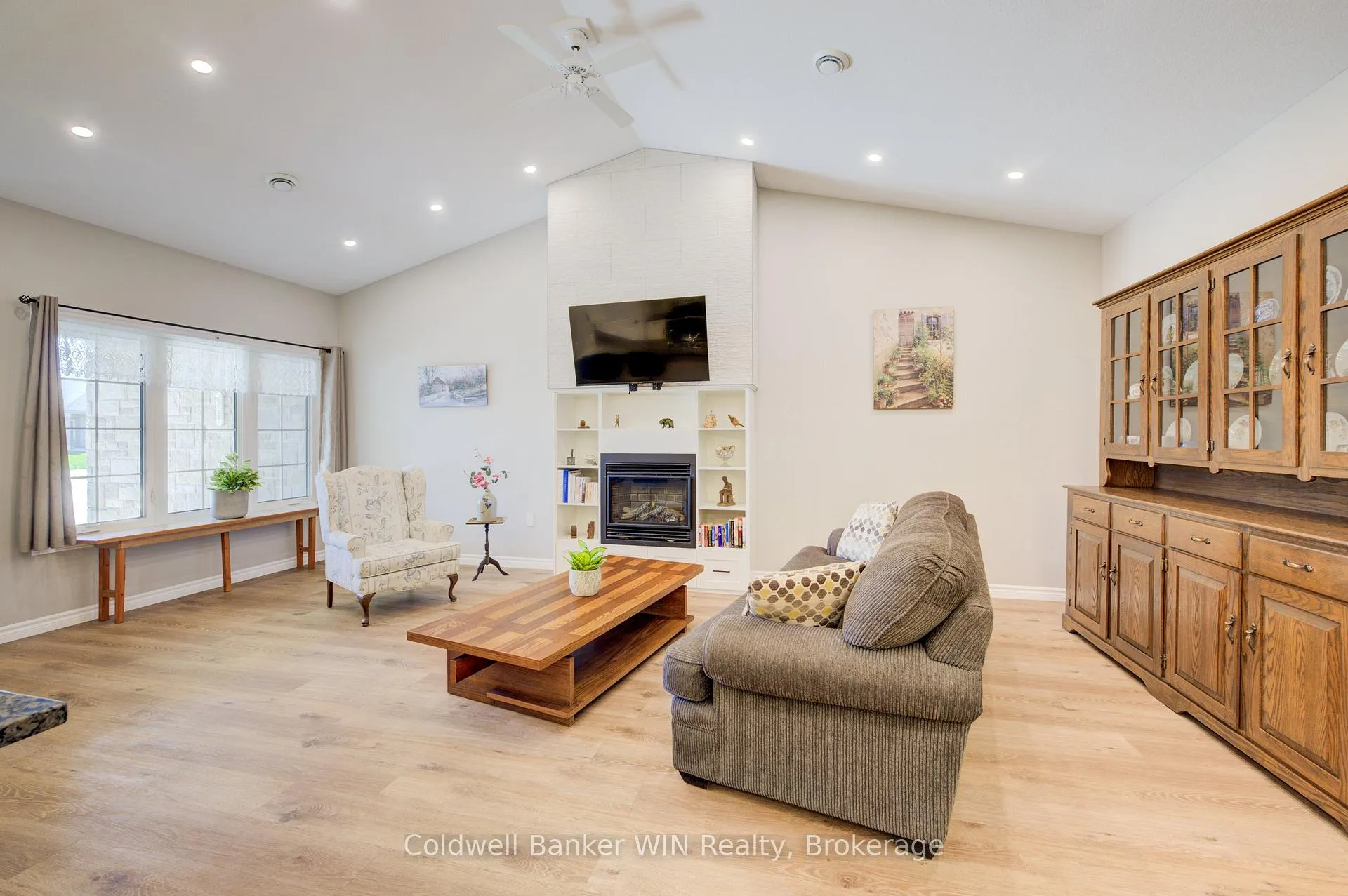 Photo 11 of 103 Broomers Crescent, Wellington North, Mount Forest — HOMEH
