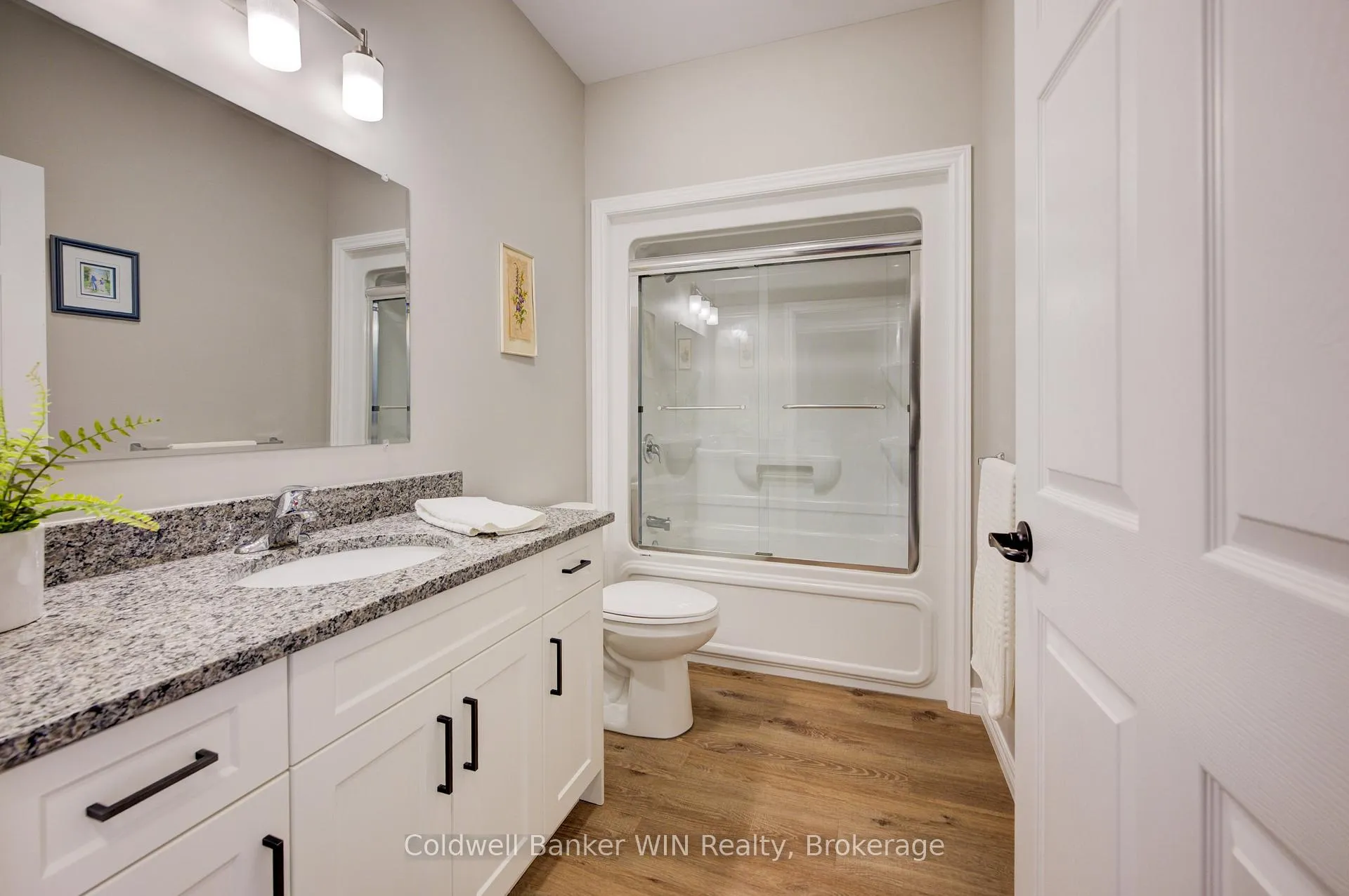 Photo 24 of 103 Broomers Crescent, Wellington North, Mount Forest — HOMEH