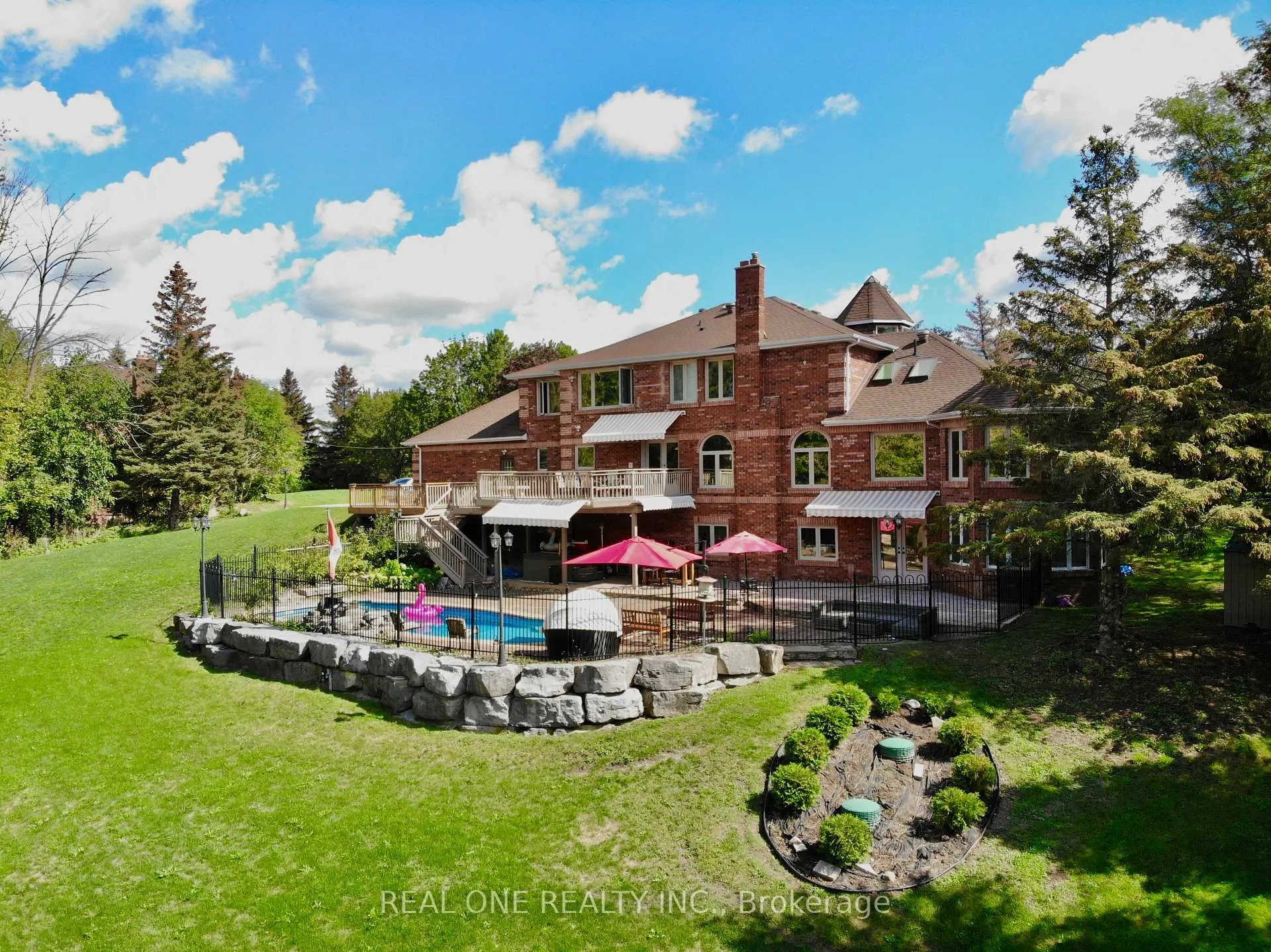 Photo 3 of 12 Jarvis Avenue, Aurora, Aurora Estates — HOMEH