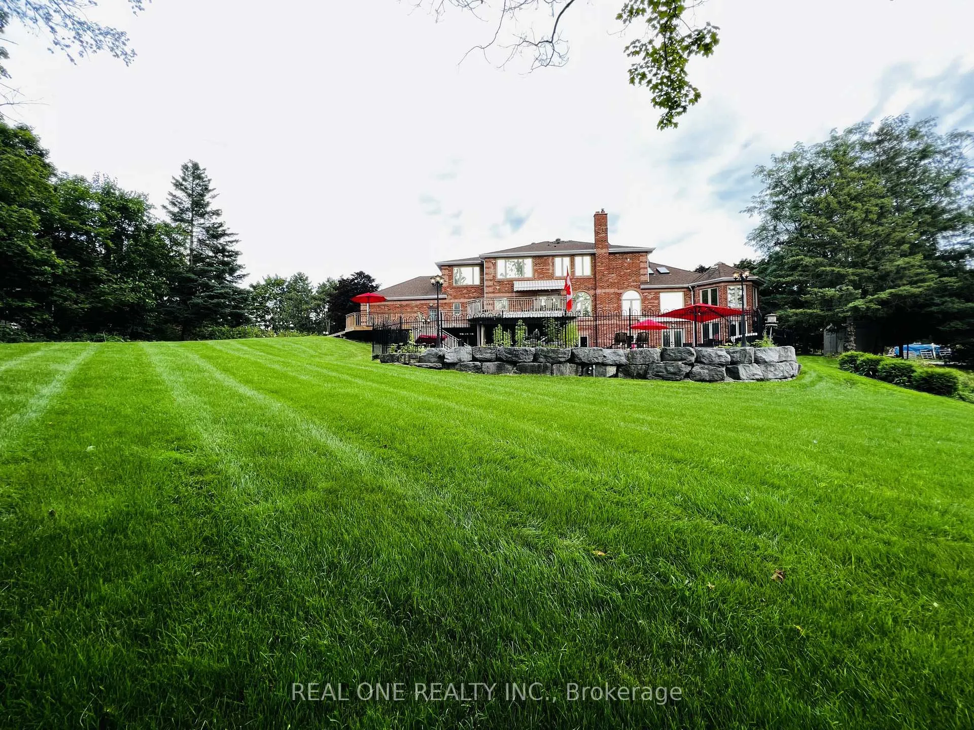 Photo 5 of 12 Jarvis Avenue, Aurora, Aurora Estates — HOMEH